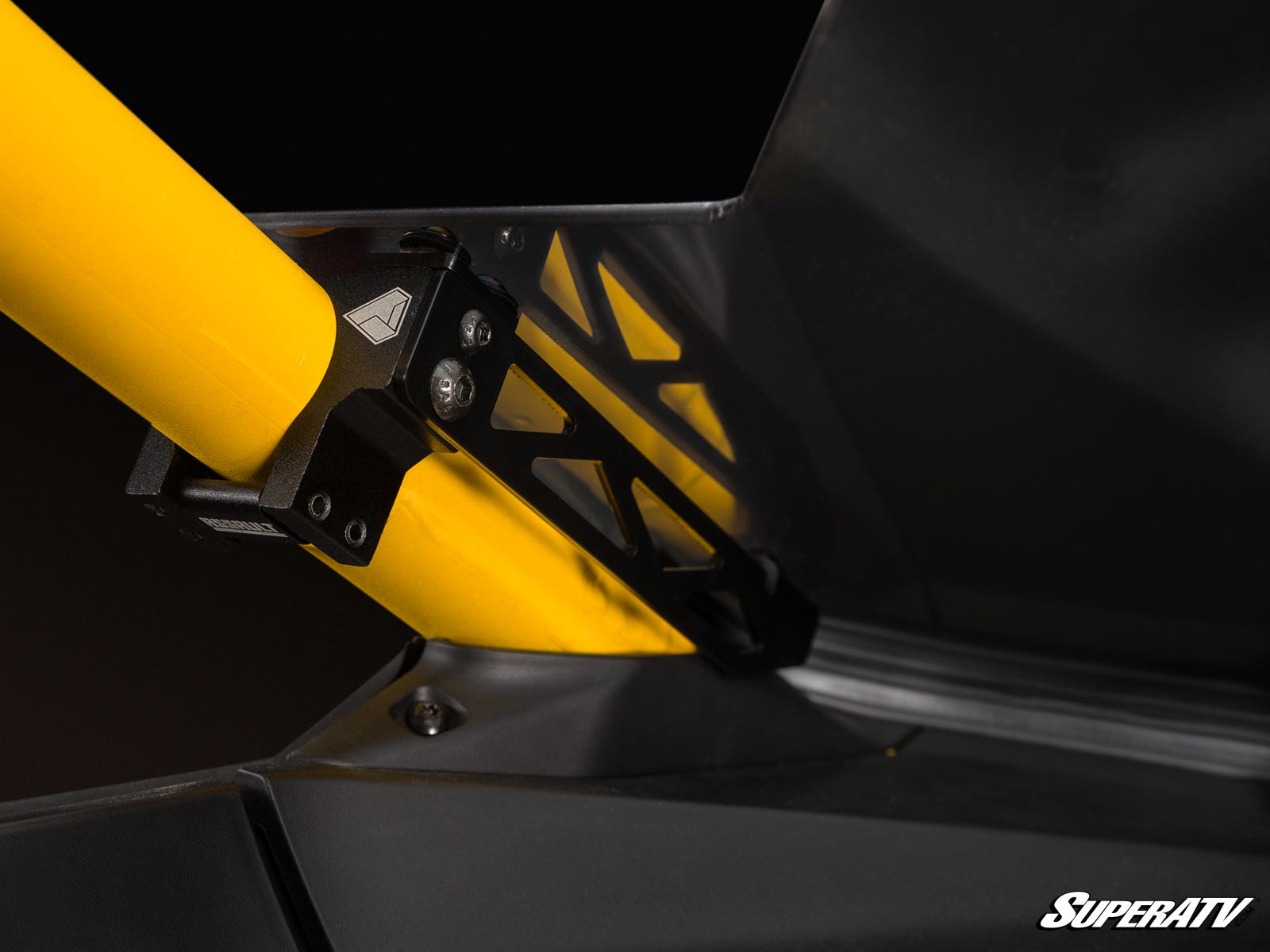 ASSAULT INDUSTRIES CAN-AM MAVERICK R HALF WINDSHIELD