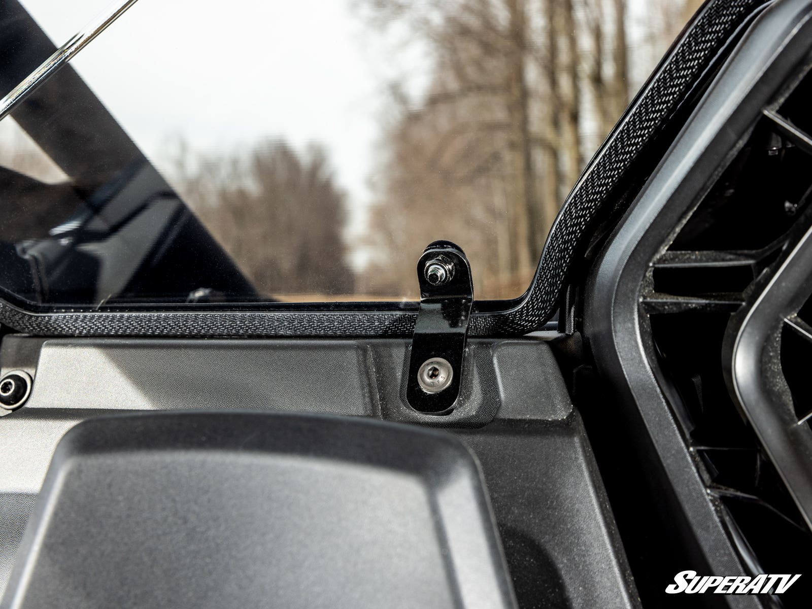 CAN-AM MAVERICK R REAR WINDSHIELD