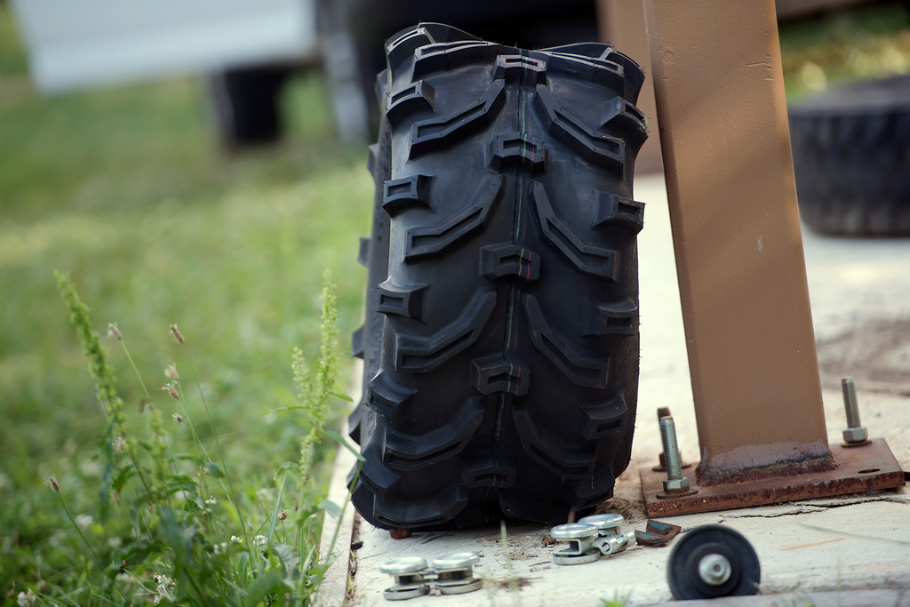 Kenda - K299 Bearclaw Tire - 6 Ply