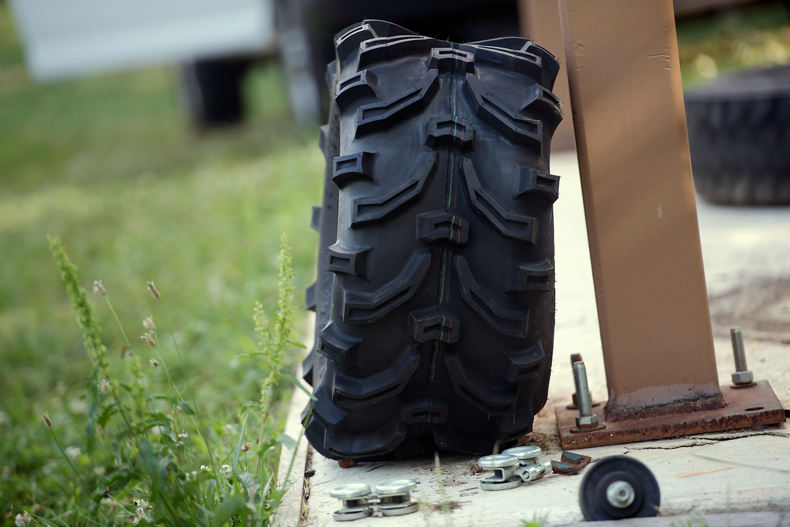 Kenda - K299 Bearclaw Tire - 6 Ply