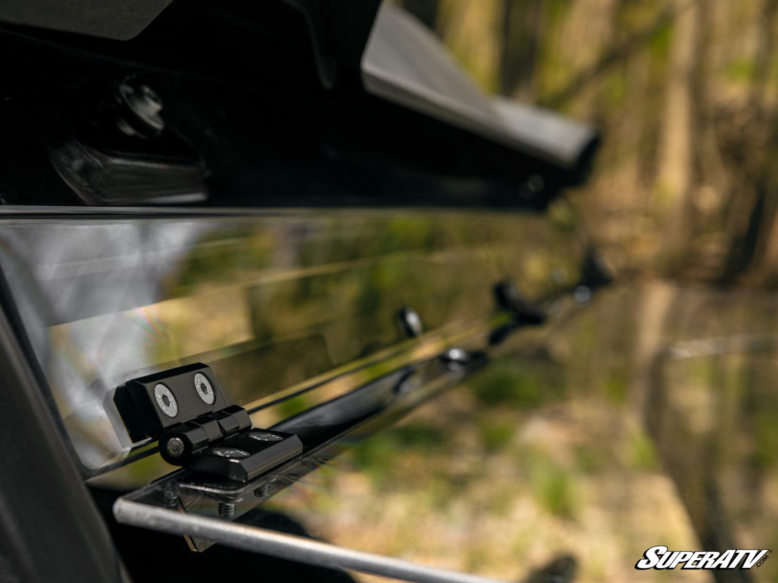 JOHN DEERE GATOR XUV 835 SCRATCH-RESISTANT FLIP WINDSHIELD