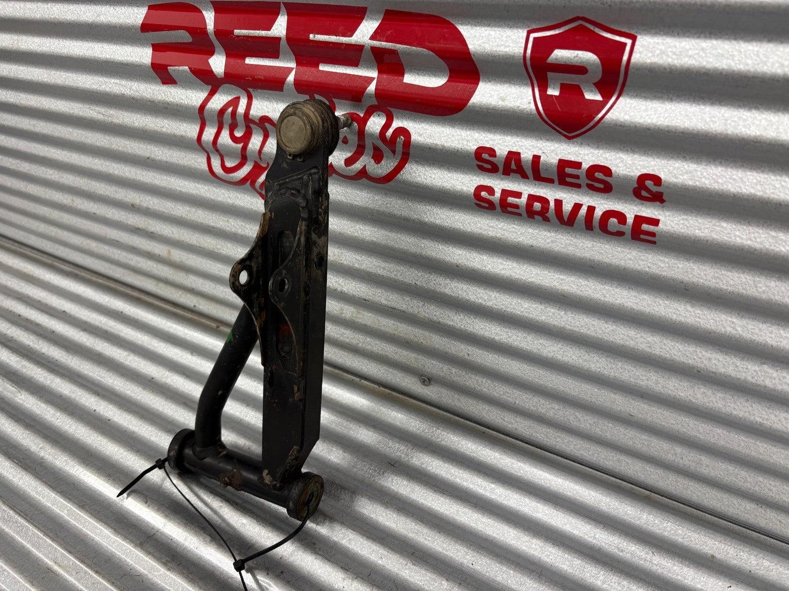 2013 Suzuki KingQuad 750 AXi Front Right Upper A-Arm OEM 52430-31G20