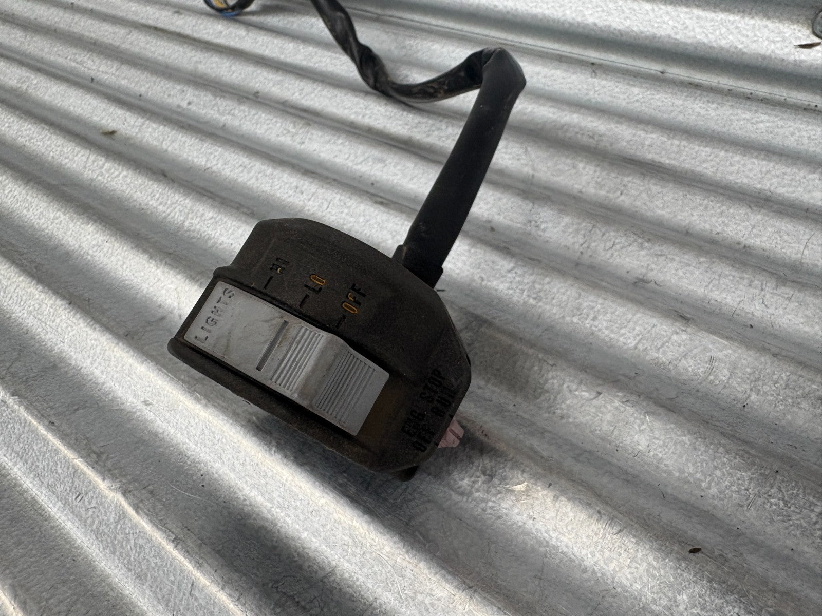 2000 Yamaha Blaster YFS200 Left Bar Switch OEM 2XJ-83975-09-00