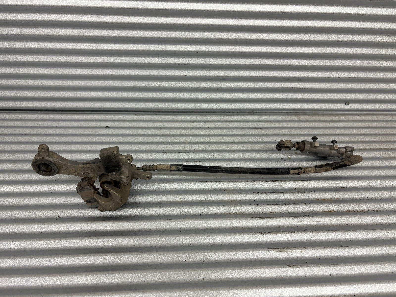 2004 Yamaha YZ250F Rear Brake Caliper OEM 5UN-2580V-00-00