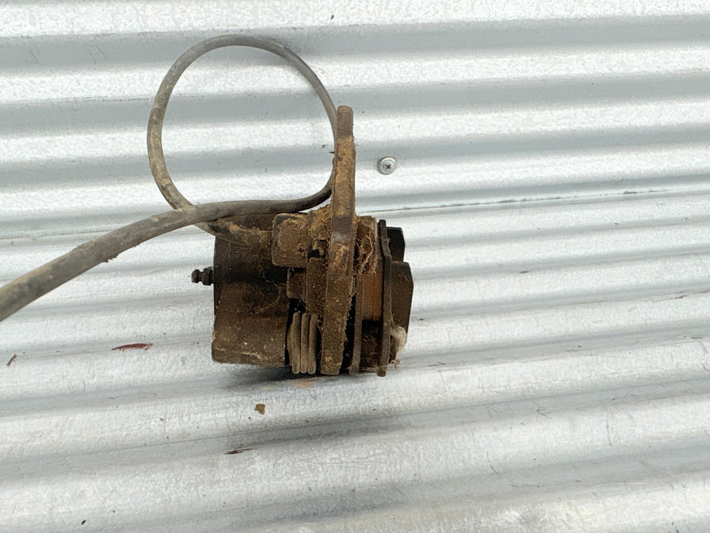 2002 Polaris Sportsman 700 Right Front Brake Caliper Assembly OEM 5132961