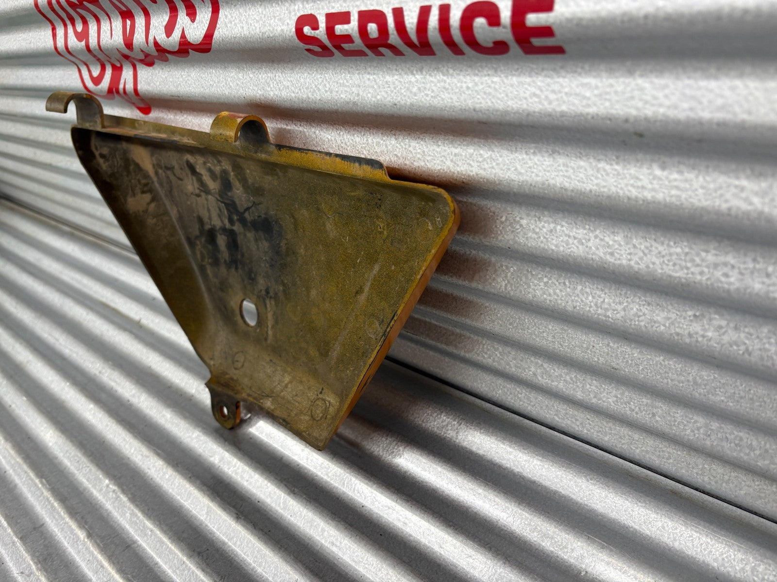 Suzuki 1978 TS100 Left Side Cover OEM 47211-48000-05M