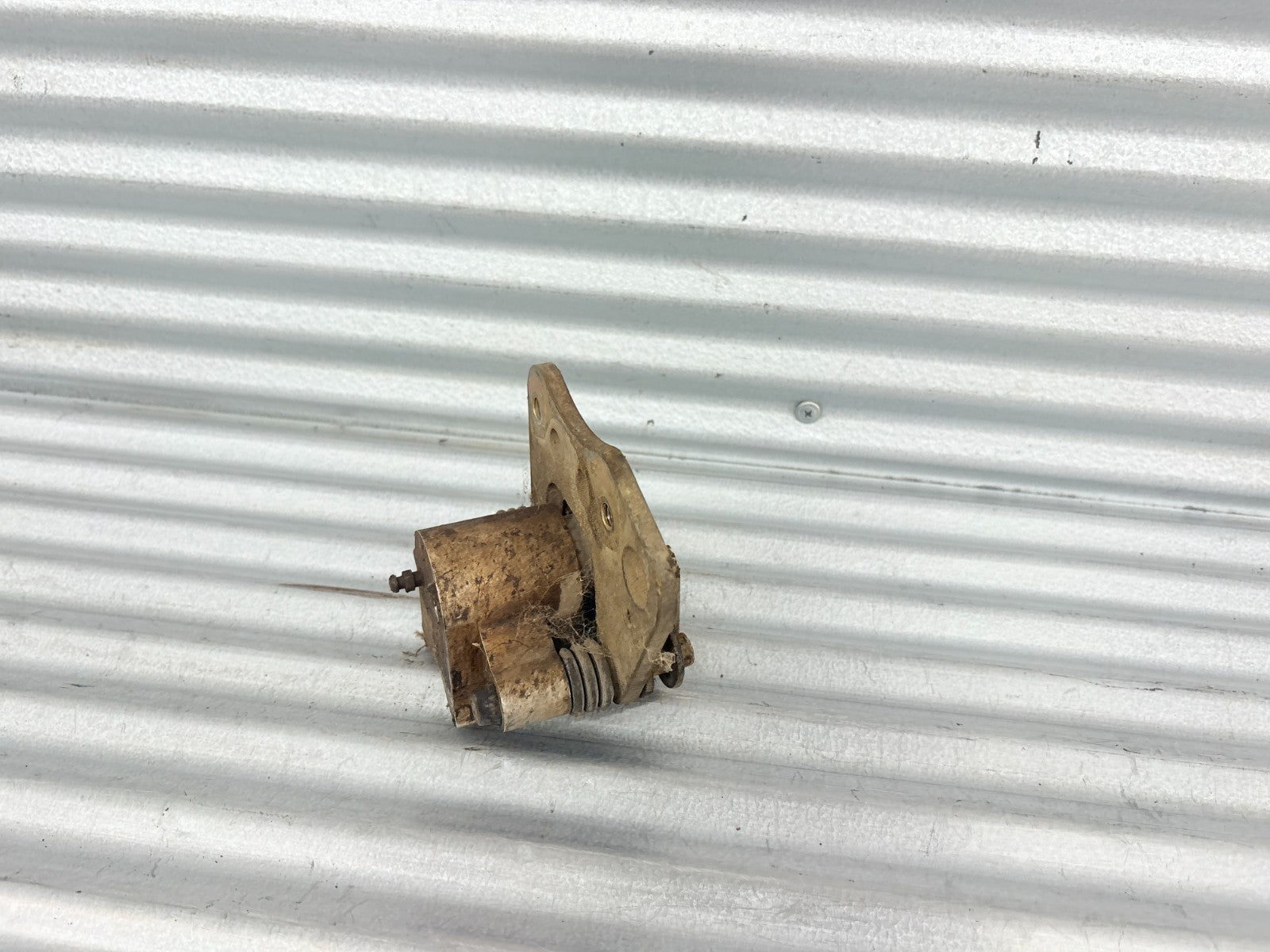 2002 Polaris Sportsman 700 Left Front Brake Caliper Assembly OEM 5132960