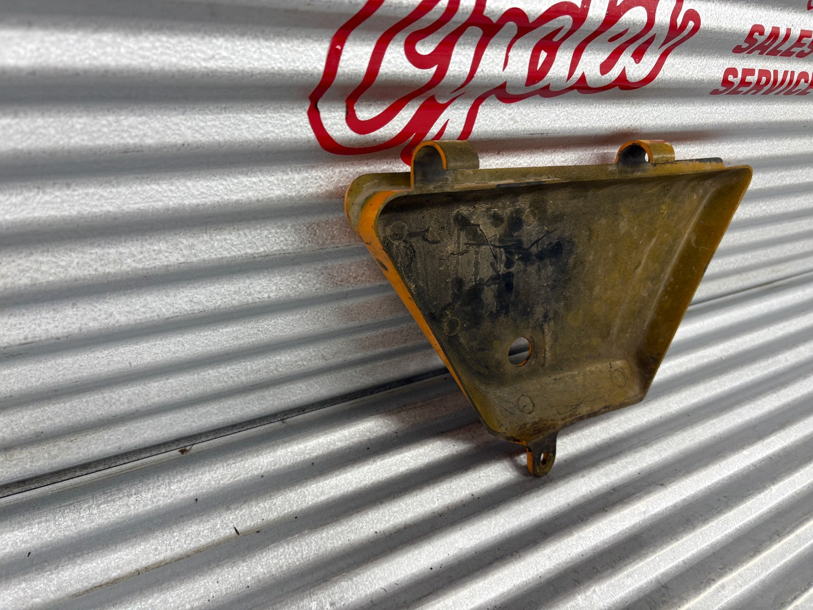 Suzuki 1978 TS100 Left Side Cover OEM 47211-48000-05M