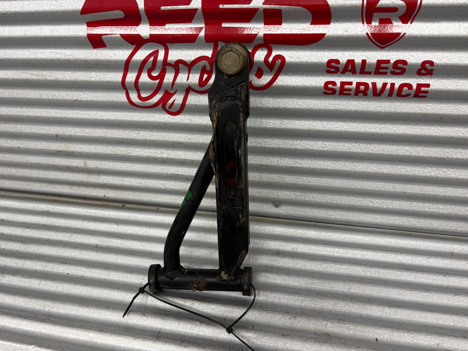 2013 Suzuki KingQuad 750 AXi Front Right Upper A-Arm OEM 52430-31G20