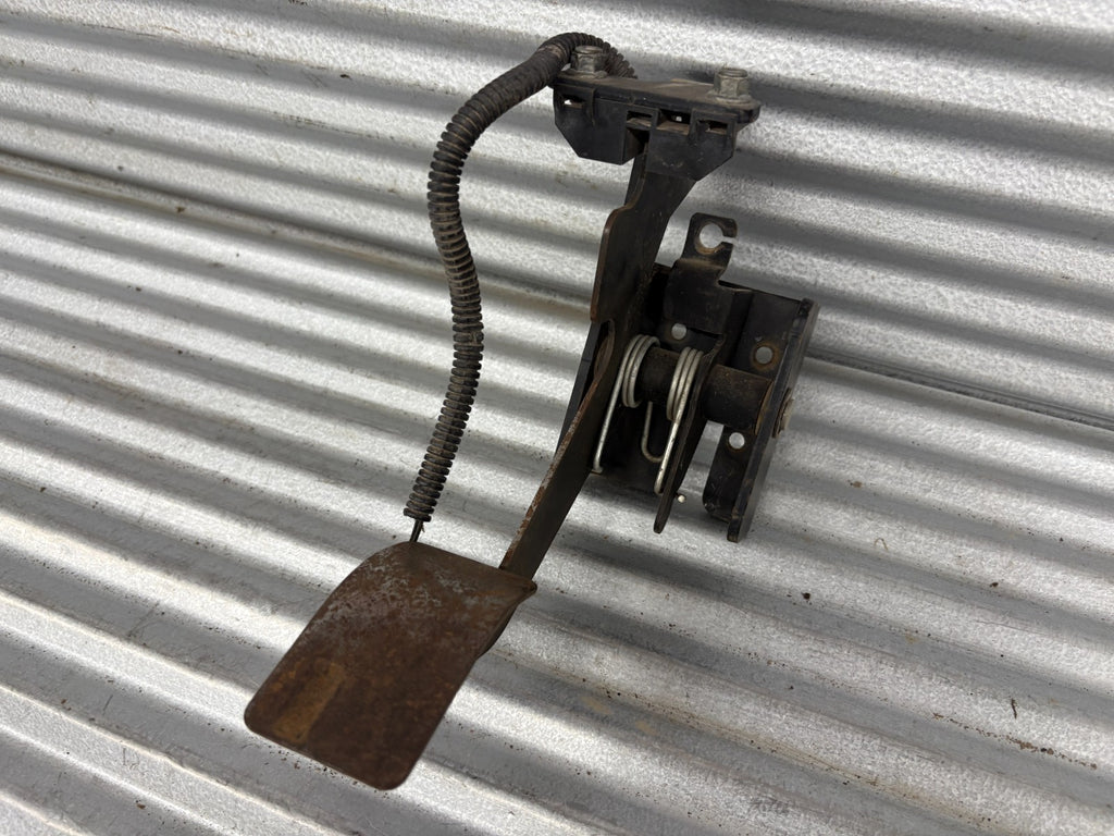 2014 Polaris Ranger 570 Crew EFI Gas Throttle Pedal & Mount OEM 1018977-329