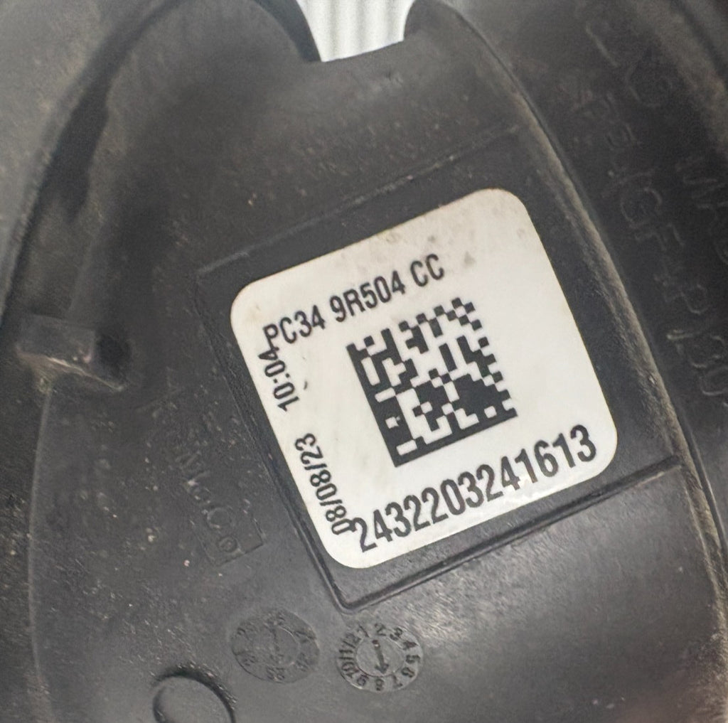 2023-2025 Ford F-250 Super Duty Air Cleaner Intake Tube Pc34-9R504-Cc *6.8L 4X4