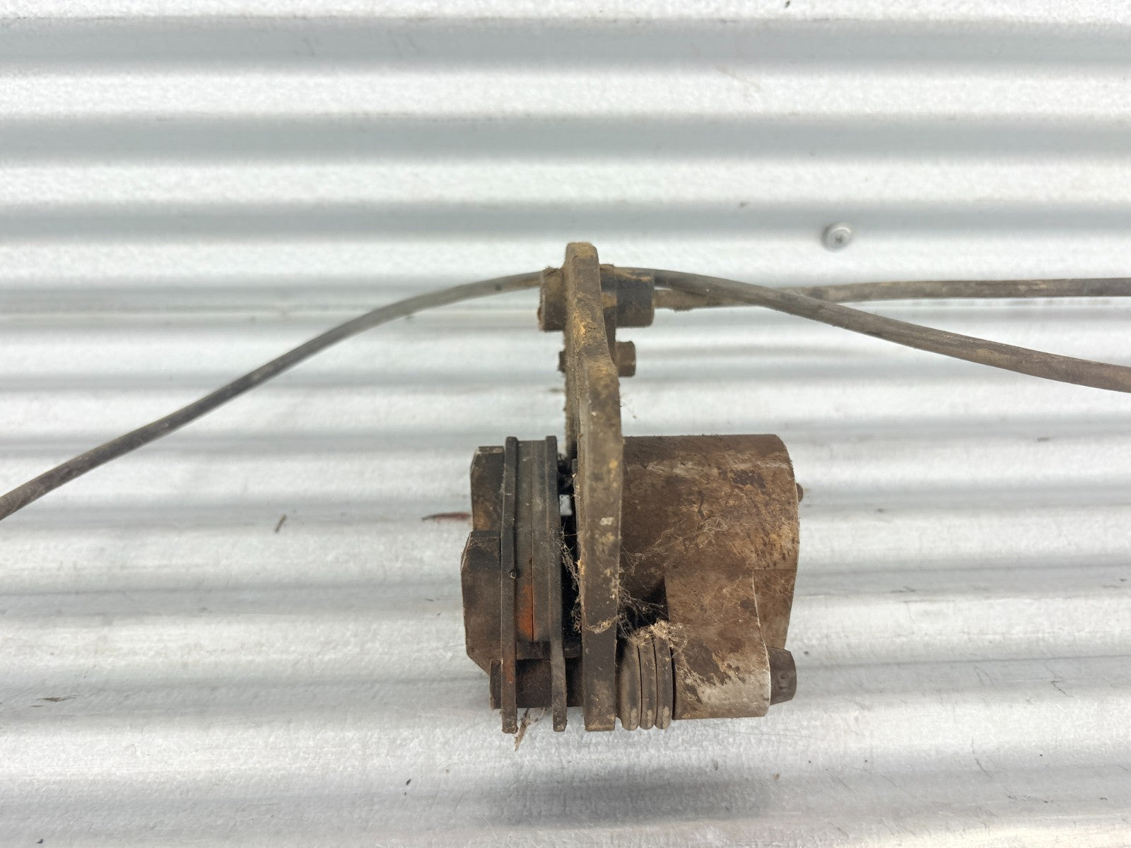 2002 Polaris Sportsman 700 Right Front Brake Caliper Assembly OEM 5132961