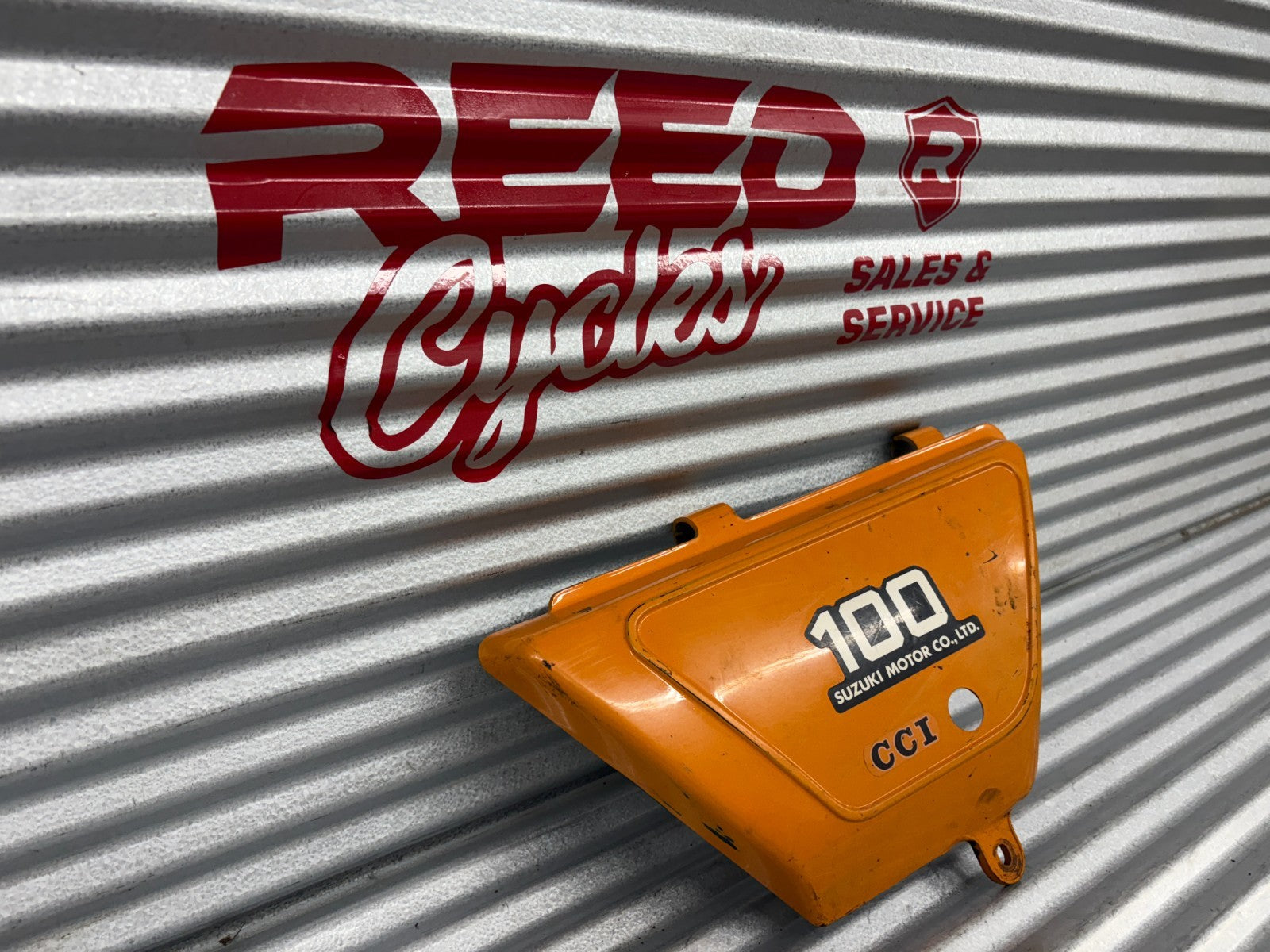 Suzuki 1978 TS100 Left Side Cover OEM 47211-48000-05M