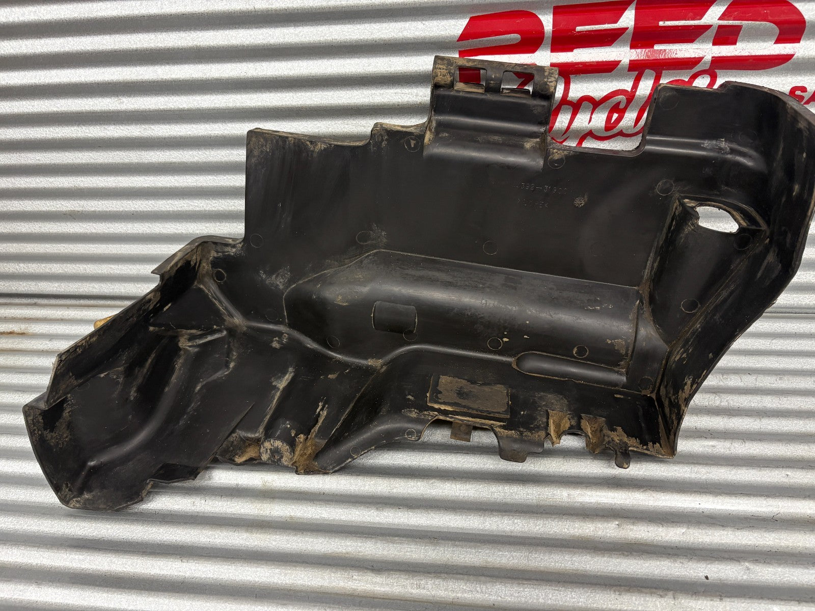 2013 Suzuki KingQuad 750 AXi Rear Left Inner Tank Fender OEM 44392-31G00