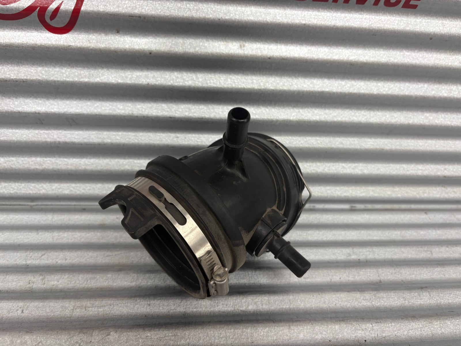 2023-2025 Ford F-250 Super Duty Air Cleaner Intake Tube Pc34-9R504-Cc *6.8L 4X4