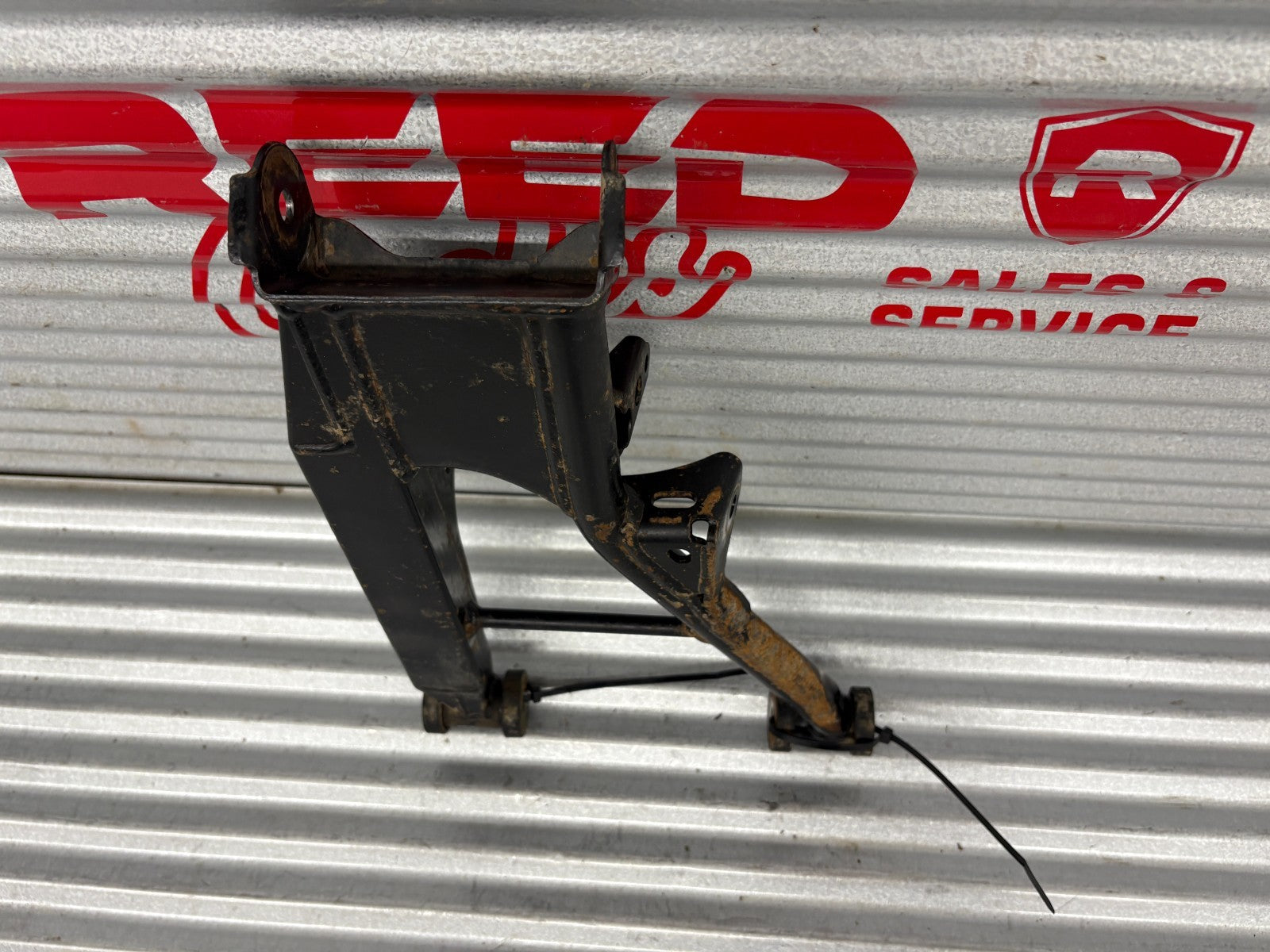 2013 Suzuki KingQuad 750 AXi A-Arm Right Rear Lower OEM 61510-31G21