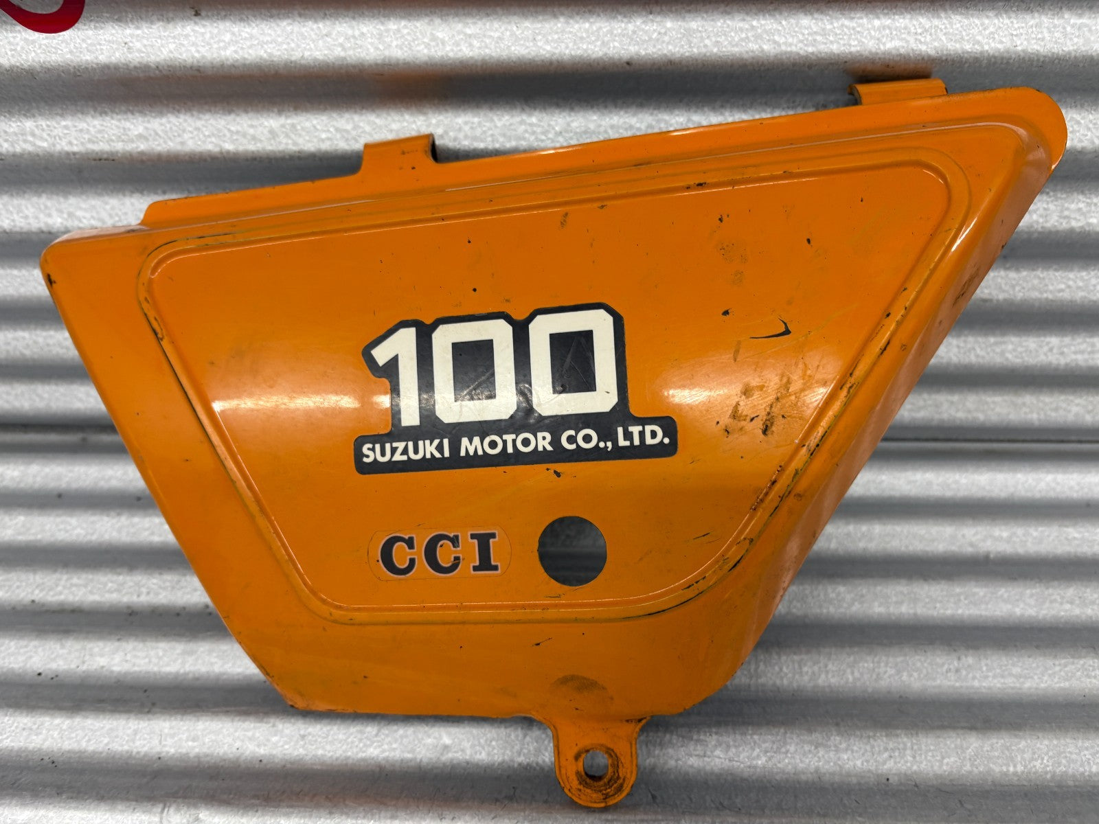 Suzuki 1978 TS100 Left Side Cover OEM 47211-48000-05M