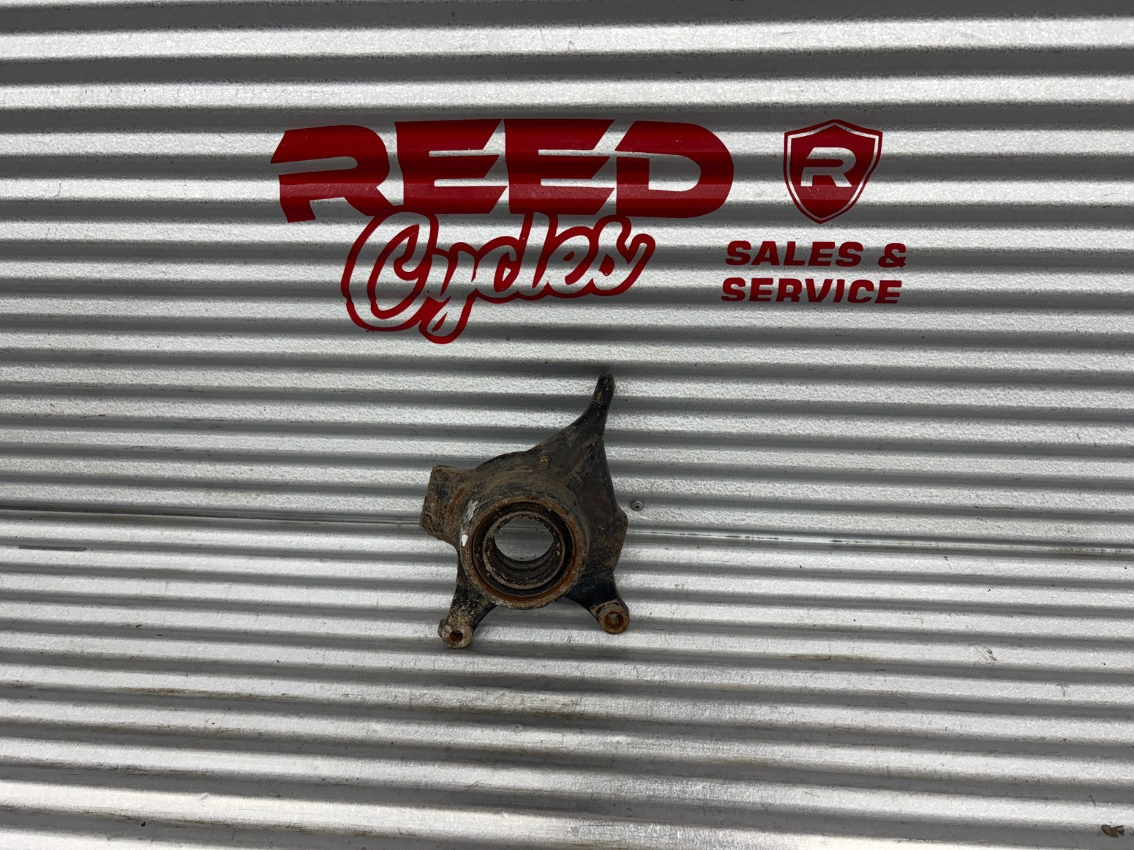 2013 Polaris Ranger XP 900 Front Right Steering Knuckle OEM 5138232