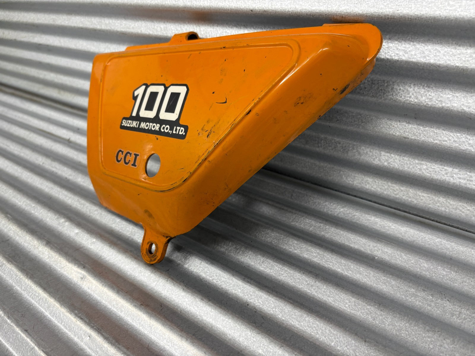 Suzuki 1978 TS100 Left Side Cover OEM 47211-48000-05M