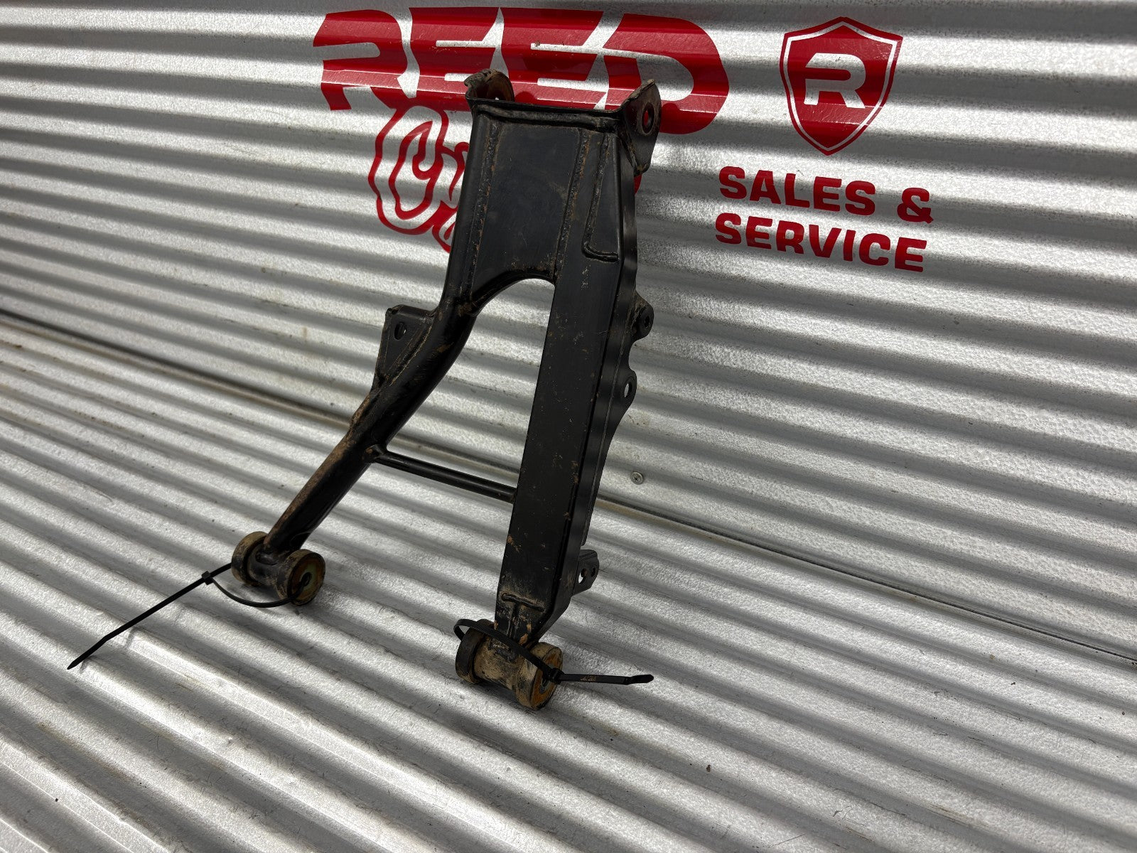 2013 Suzuki KingQuad 750 AXi A-Arm Left Rear Lower OEM 61520-31G21