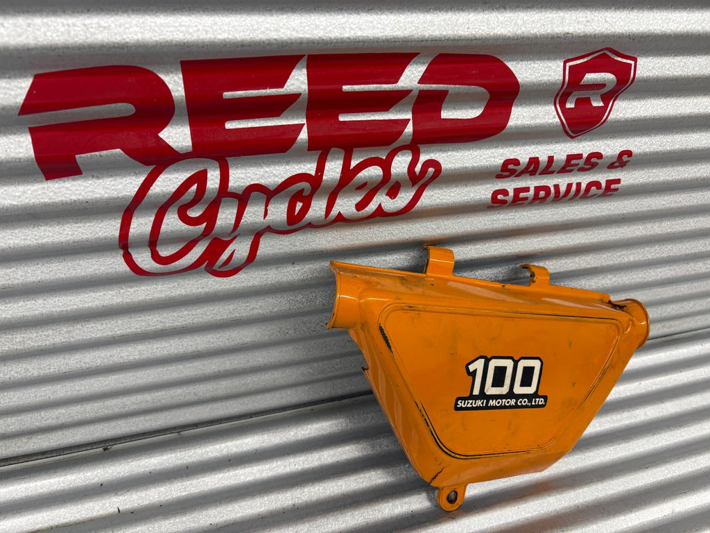 Suzuki 1978 TS100 Right Side Cover OEM 47111-48000-05J