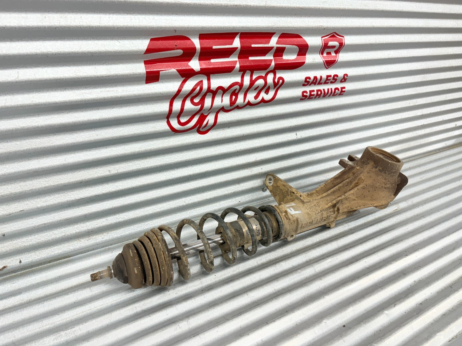 2002 Polaris Sportsman 700 Right Left Strut Spindle 5132301 / 7042054-067