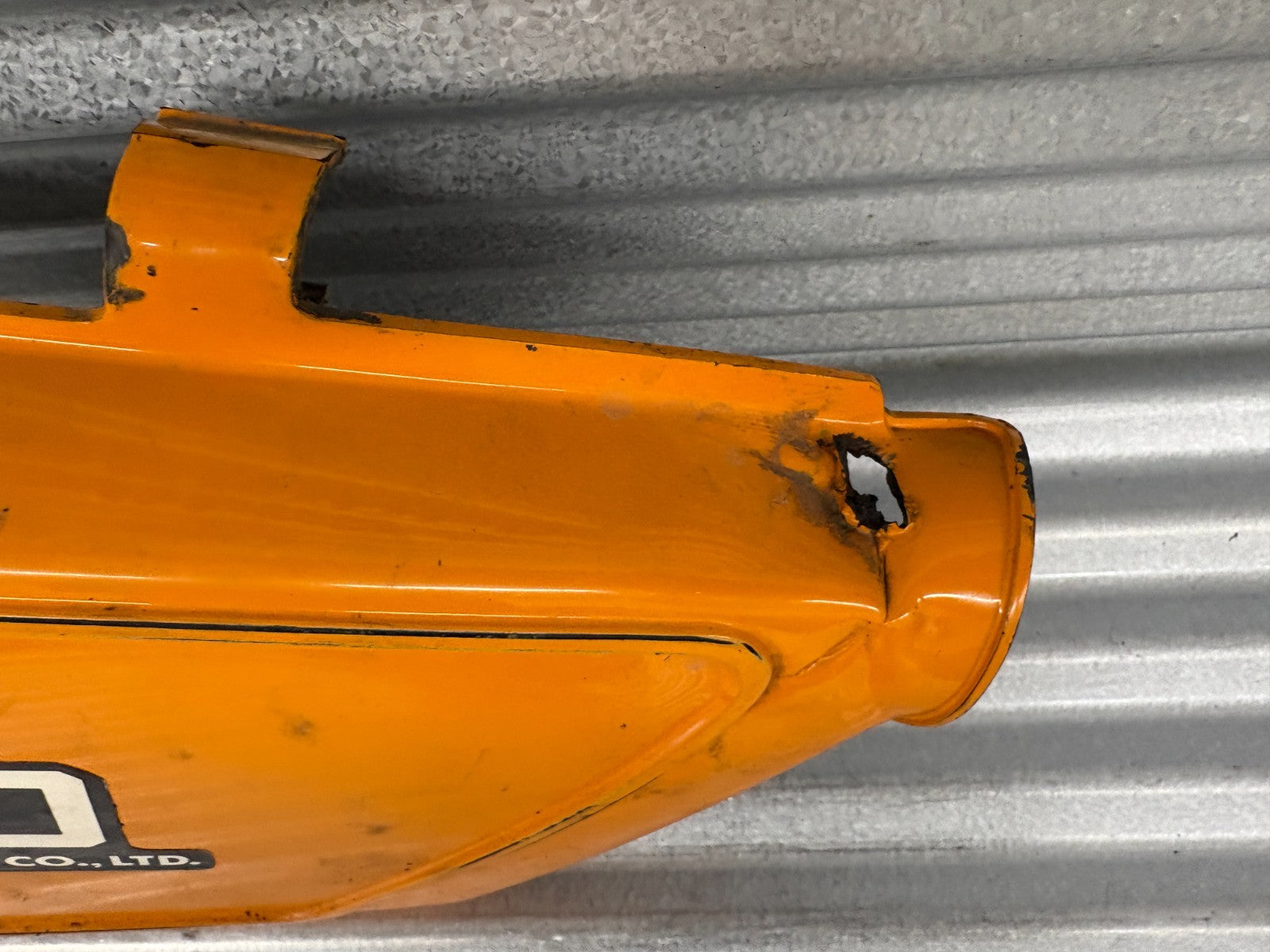 Suzuki 1978 TS100 Right Side Cover OEM 47111-48000-05J