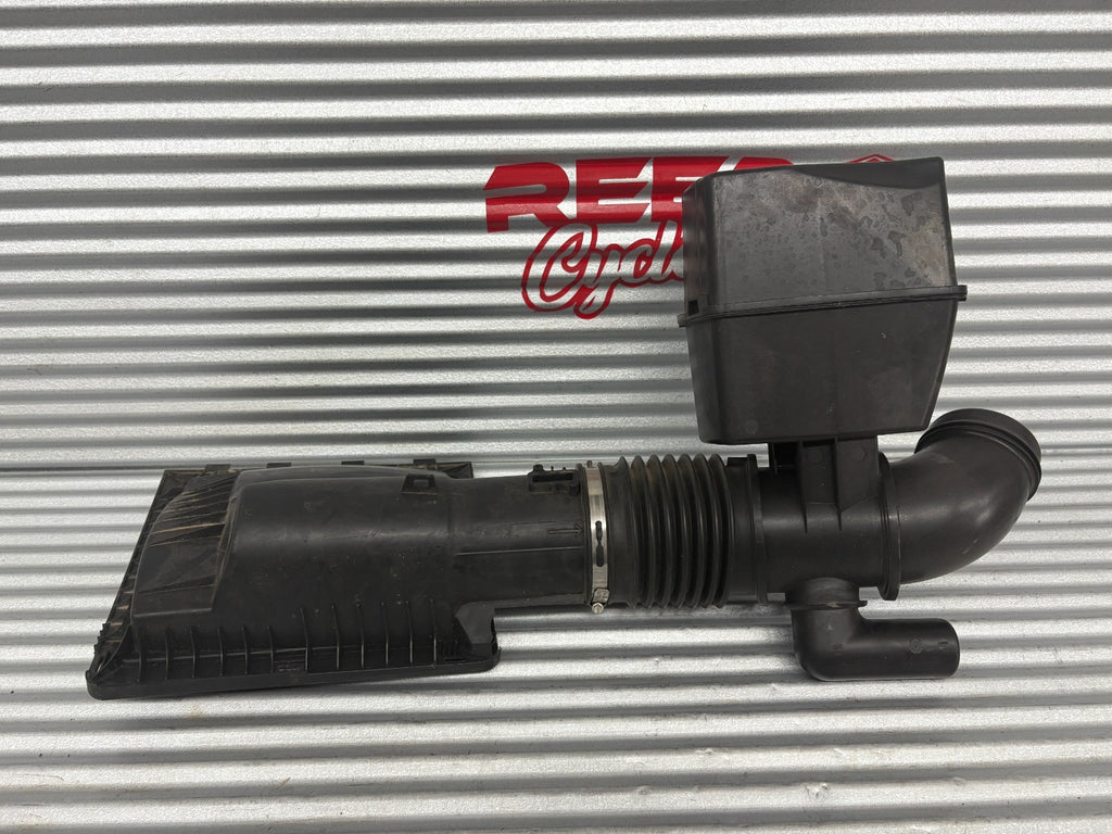 23-25 Ford F250 Intake Tube Resonator + Airbox Cover – PC349F805CC / LC3A9G784CD