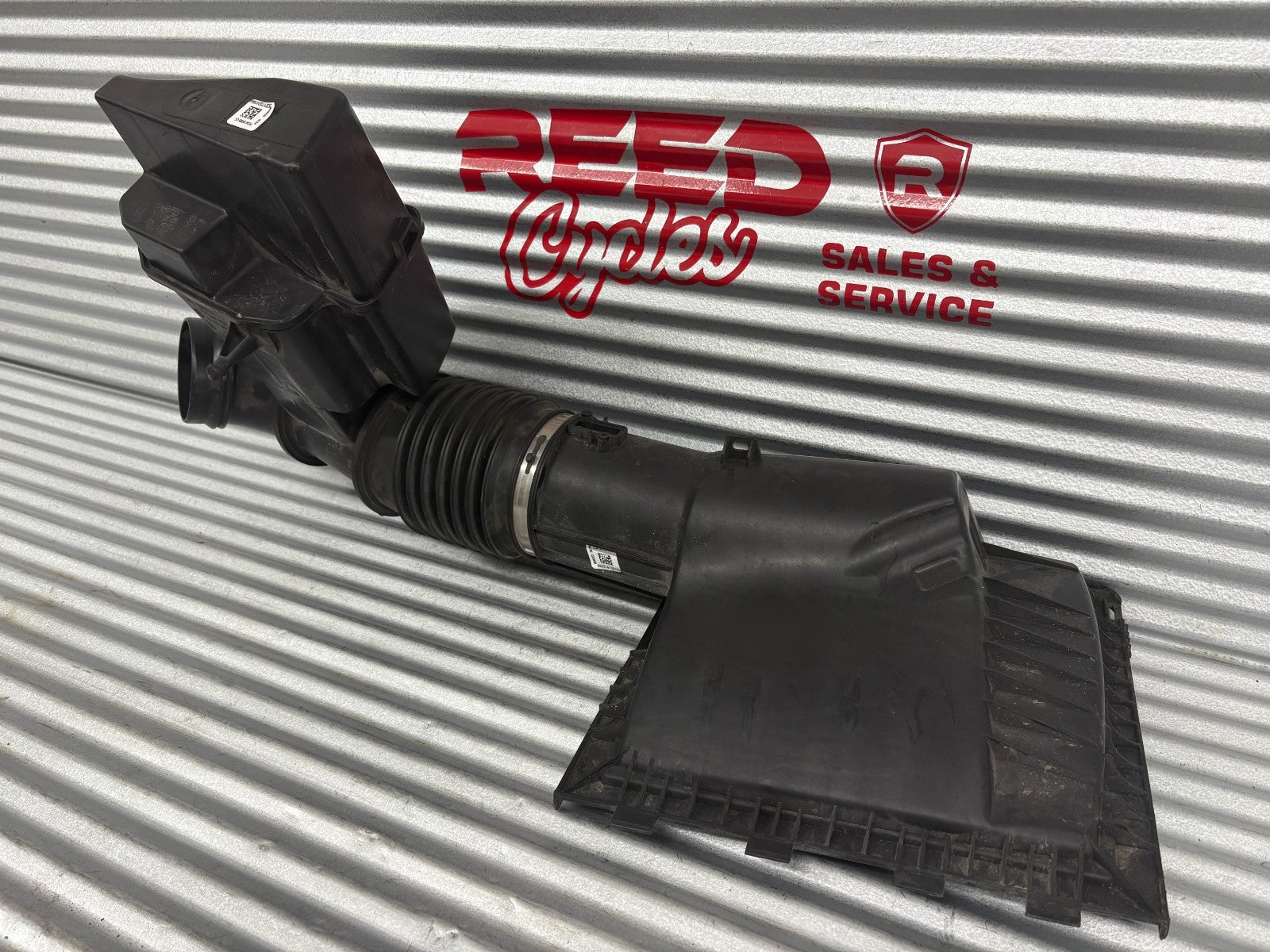 23-25 Ford F250 Intake Tube Resonator + Airbox Cover – PC349F805CC / LC3A9G784CD