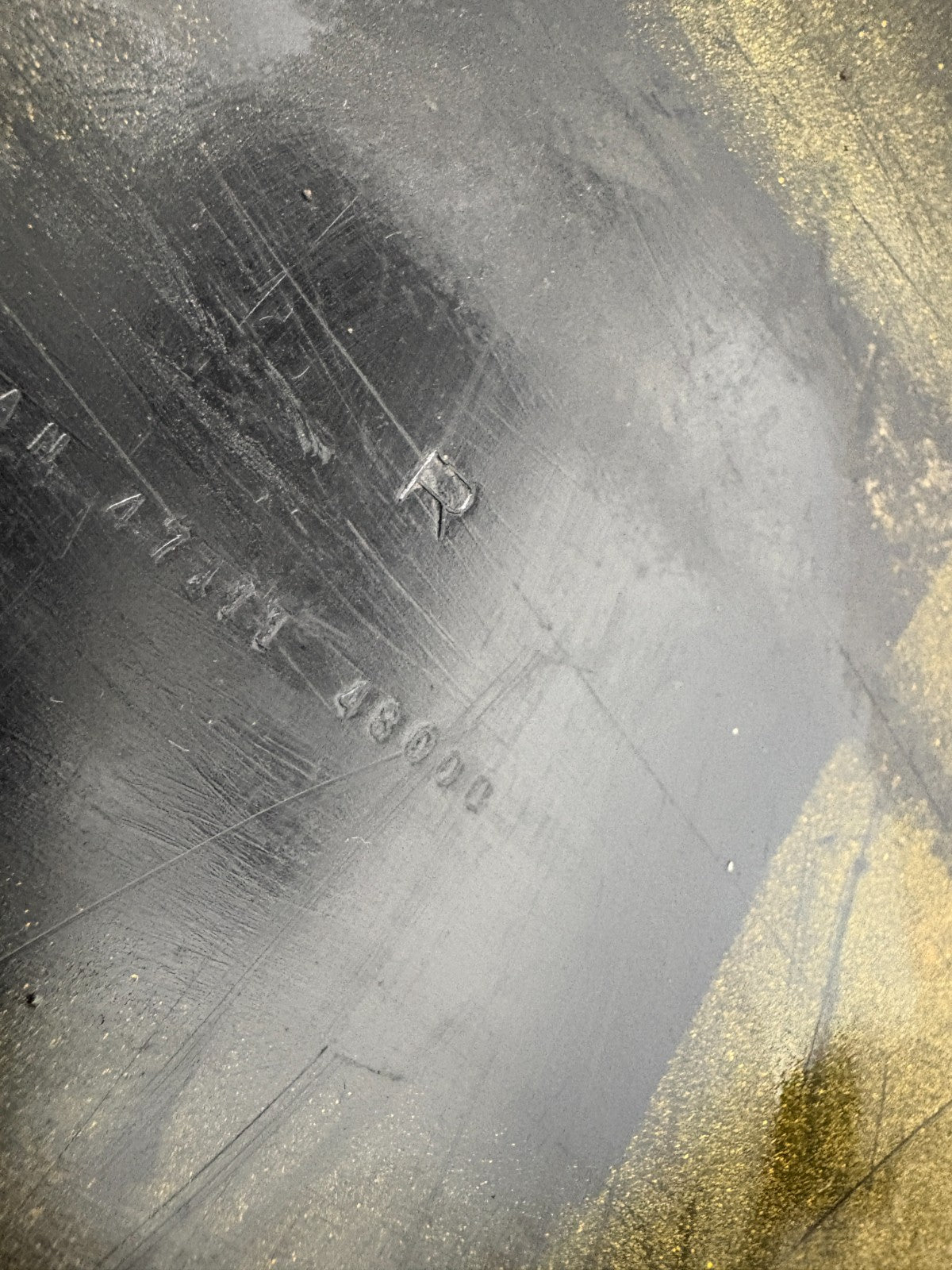 Suzuki 1978 TS100 Right Side Cover OEM 47111-48000-05J