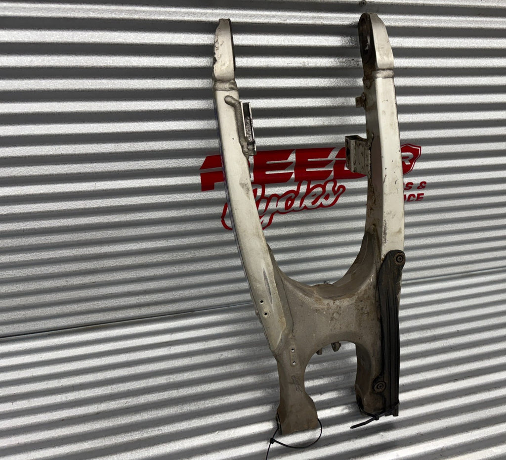 2004 Yamaha YZ250F Rear Swing Arm OEM 5UN-22110-00-00