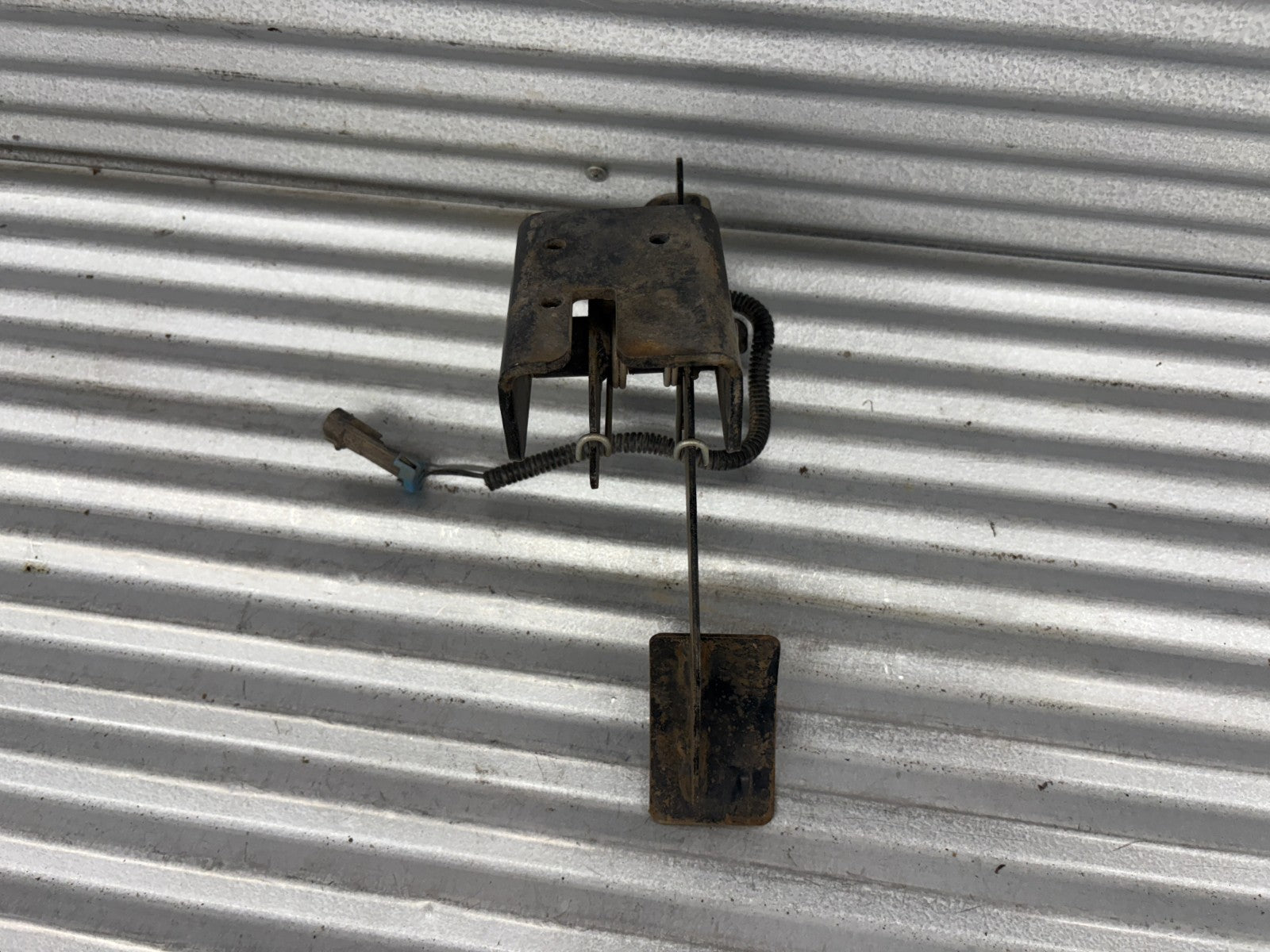 2014 Polaris Ranger 570 Crew EFI Gas Throttle Pedal & Mount OEM 1018977-329