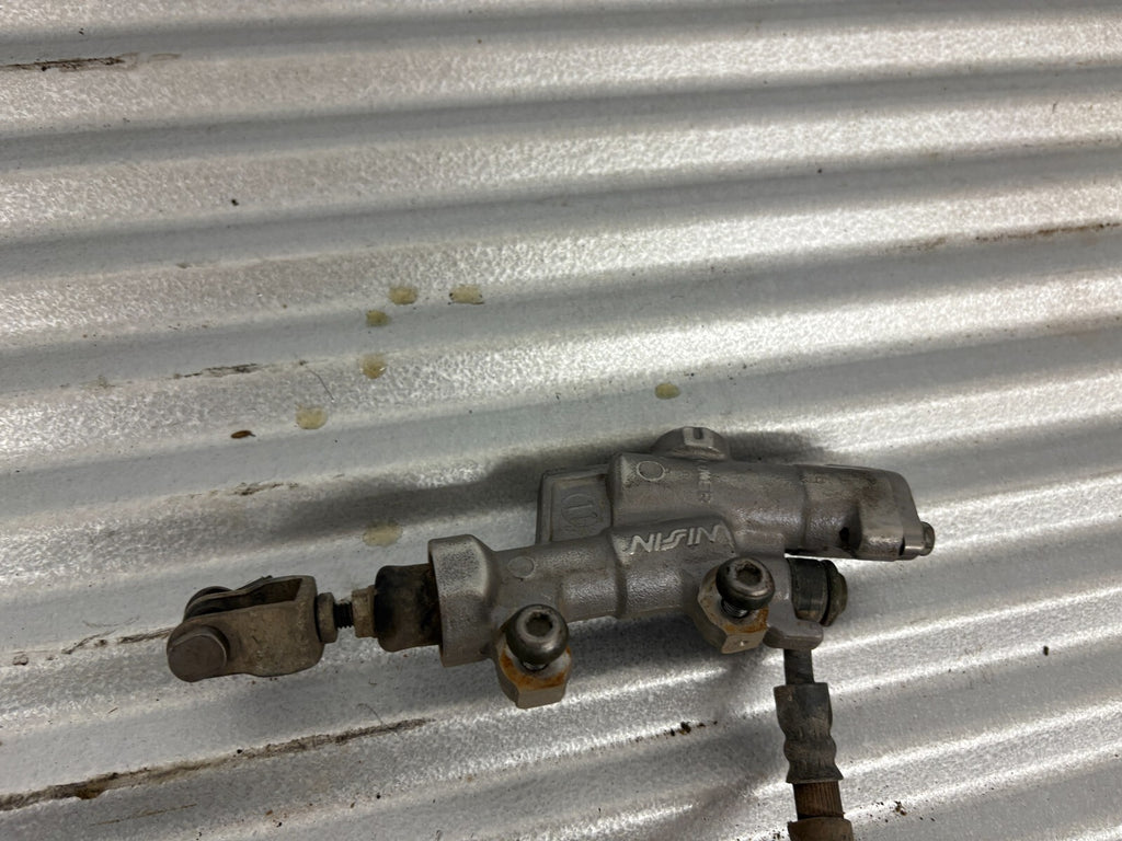 2004 Yamaha YZ250F Rear Brake Caliper OEM 5UN-2580V-00-00