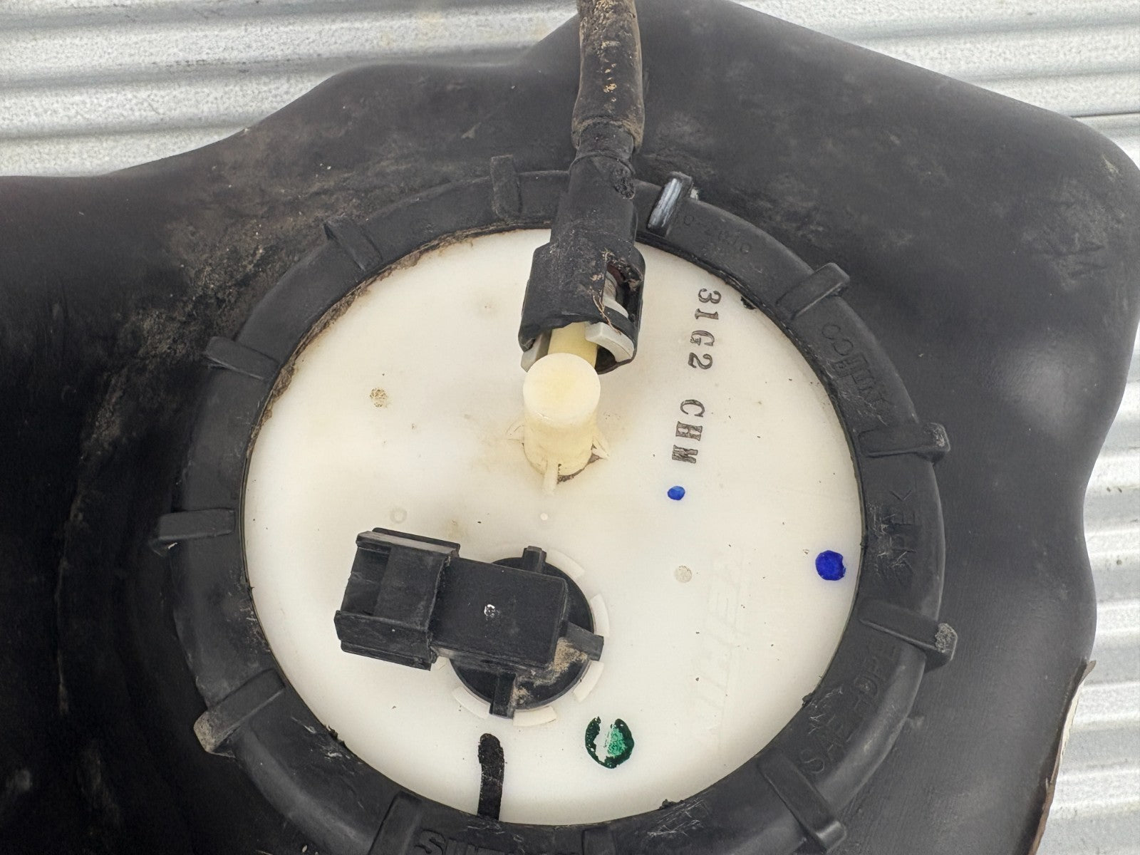 2013 Suzuki KingQuad 750 AXi Fuel Pump & Fuel Tank OEM 15100-31G21 / 44100-31G12