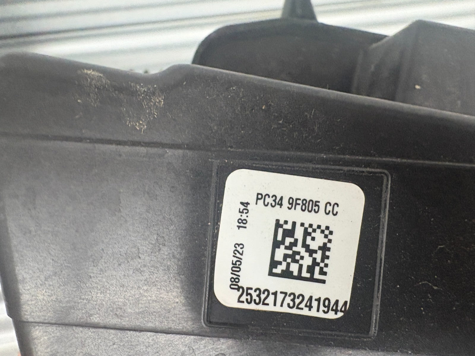 23-25 Ford F250 Intake Tube Resonator + Airbox Cover – PC349F805CC / LC3A9G784CD