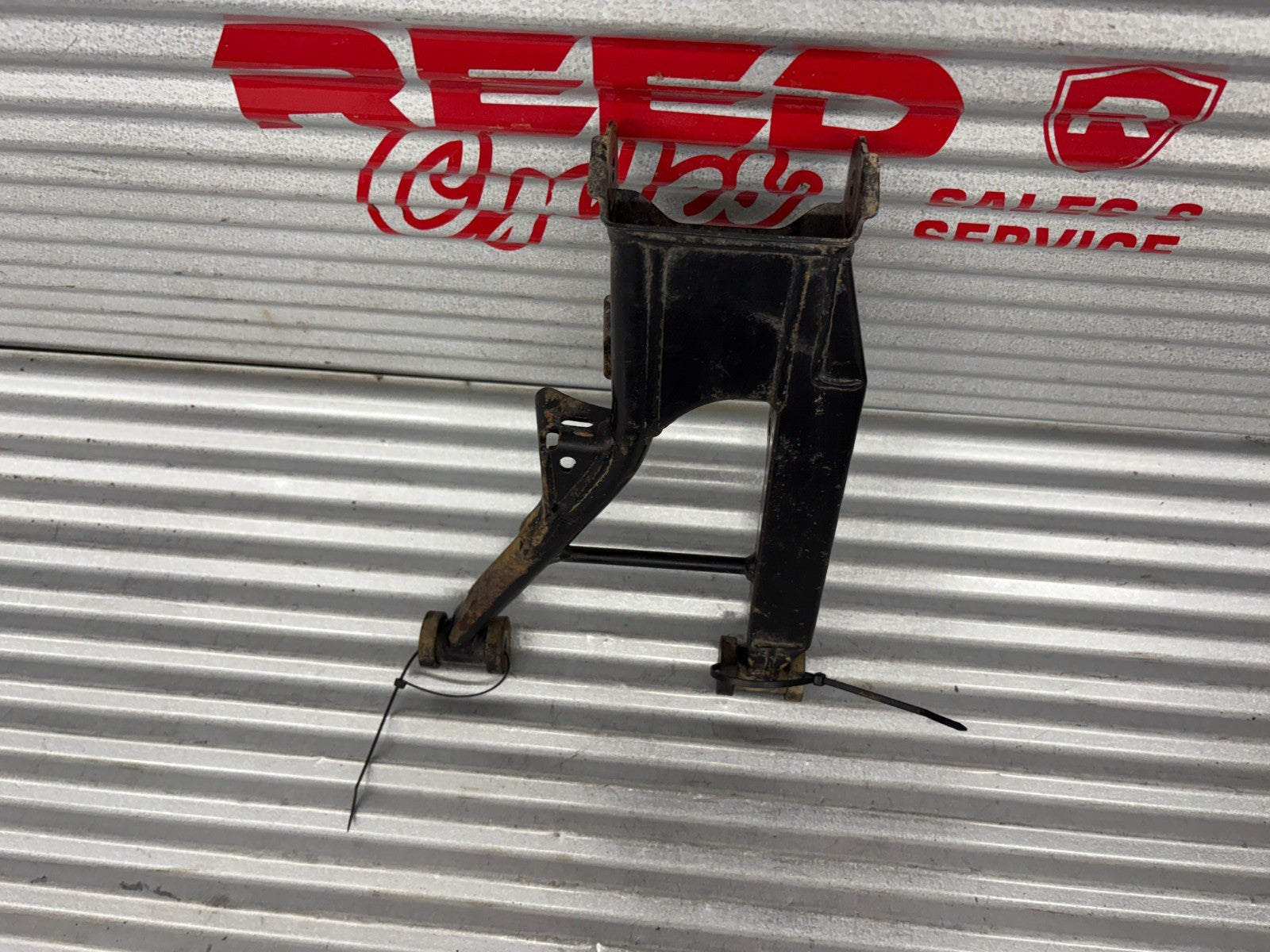 2013 Suzuki KingQuad 750 AXi A-Arm Left Rear Lower OEM 61520-31G21