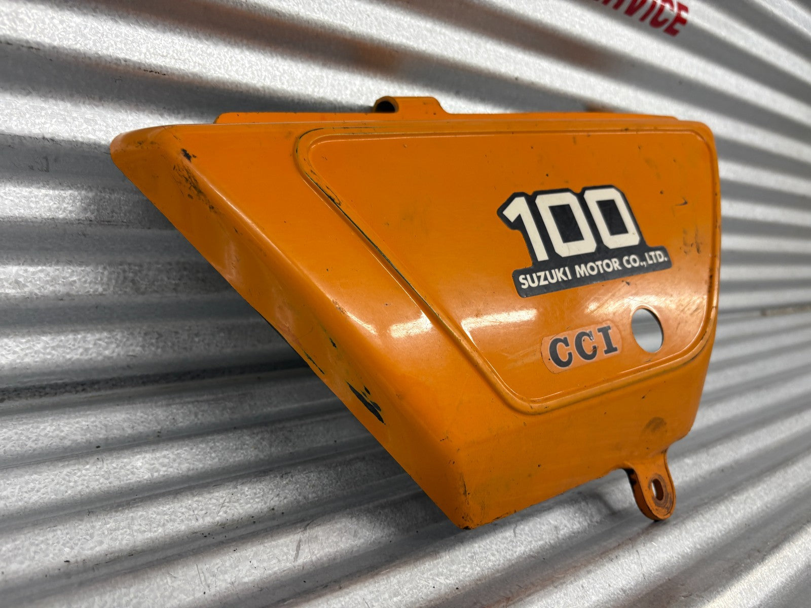 Suzuki 1978 TS100 Left Side Cover OEM 47211-48000-05M