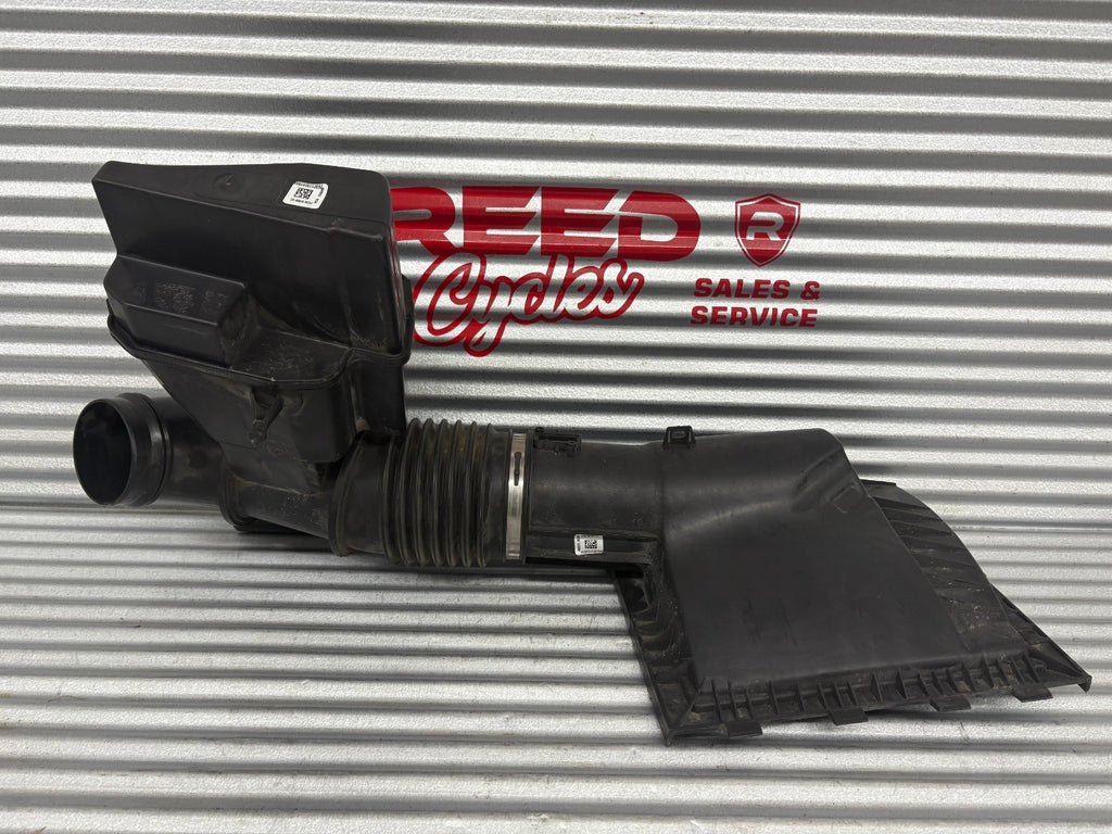 23-25 Ford F250 Intake Tube Resonator + Airbox Cover – PC349F805CC / LC3A9G784CD