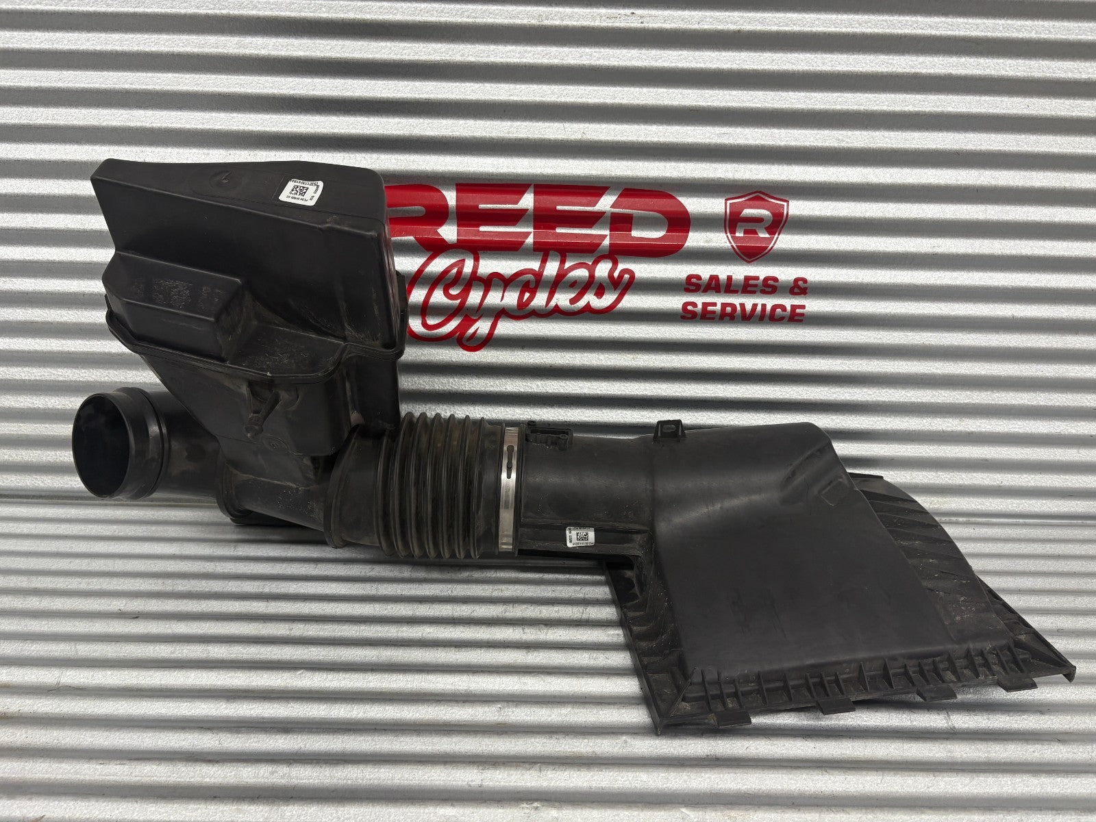 23-25 Ford F250 Intake Tube Resonator + Airbox Cover – PC349F805CC / LC3A9G784CD