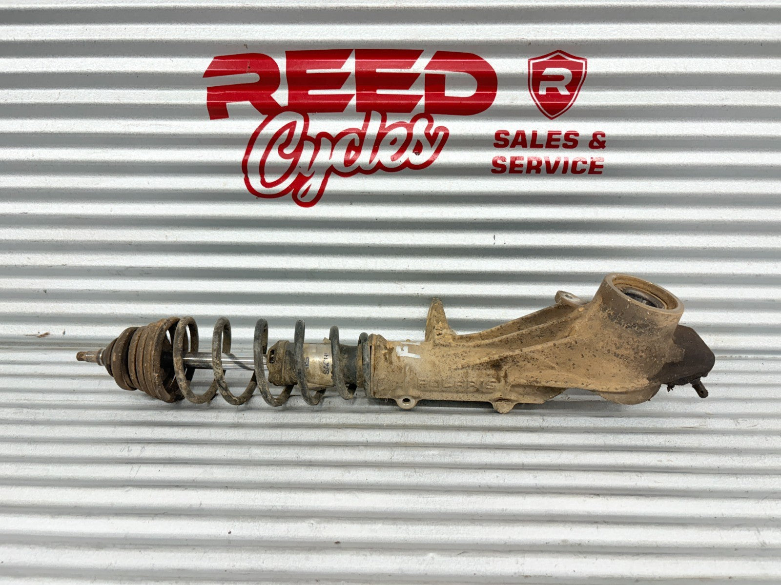 2002 Polaris Sportsman 700 Right Left Strut Spindle 5132301 / 7042054-067