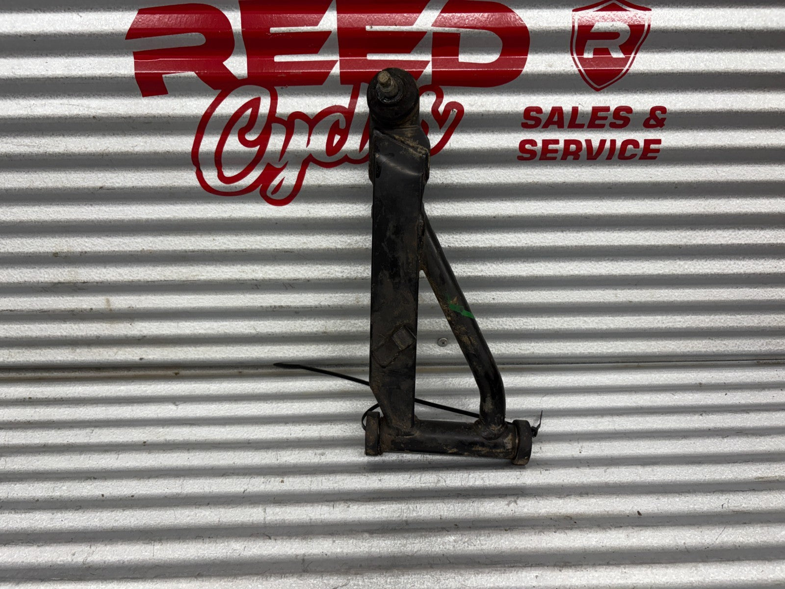 2013 Suzuki KingQuad 750 AXi Front Right Upper A-Arm OEM 52430-31G20