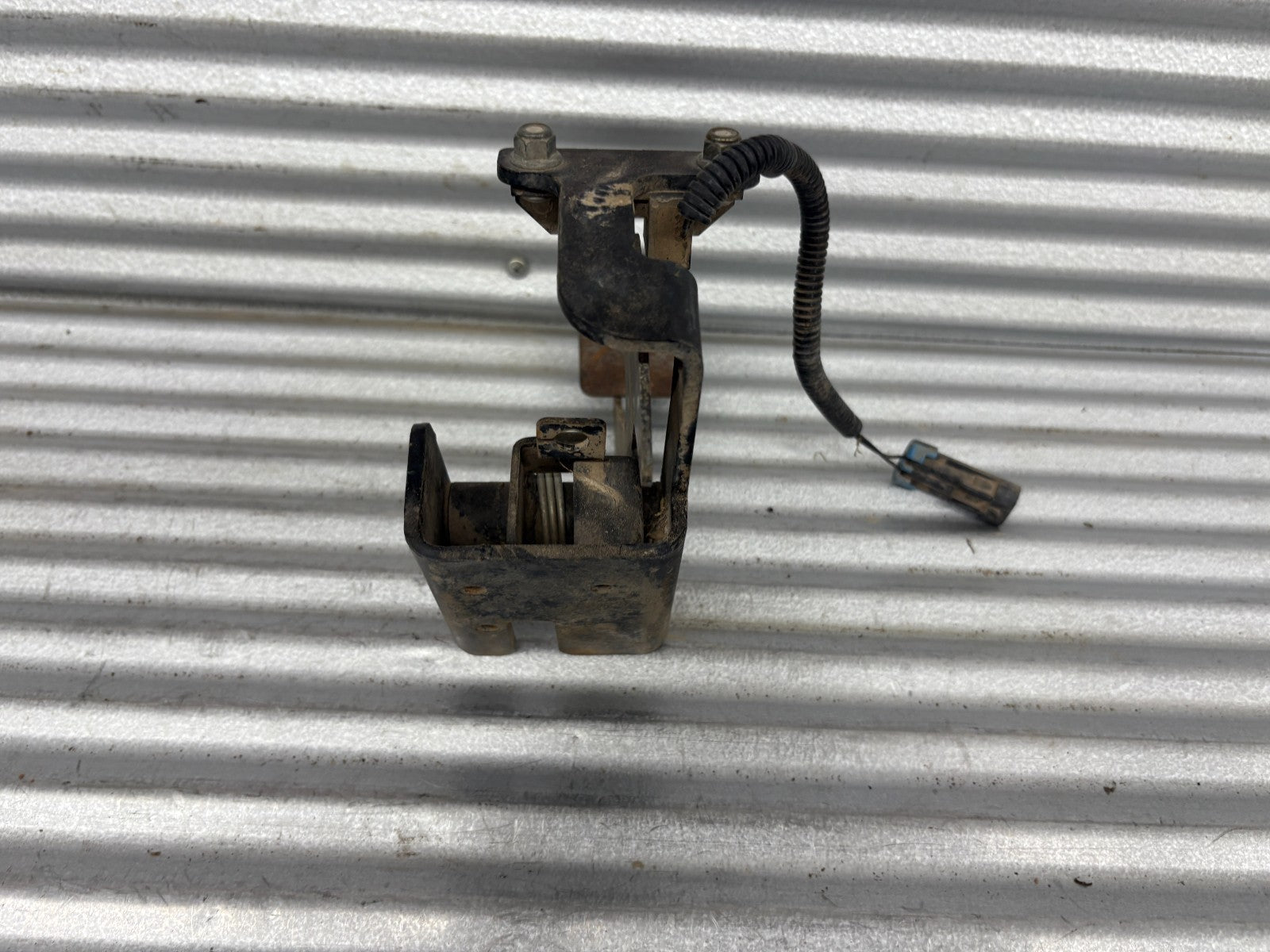 2014 Polaris Ranger 570 Crew EFI Gas Throttle Pedal & Mount OEM 1018977-329