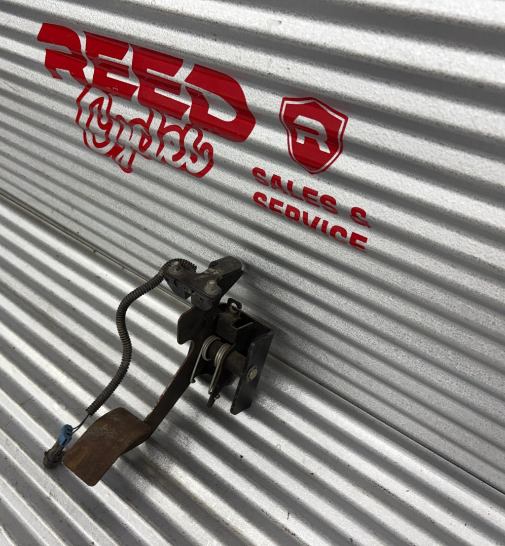 2014 Polaris Ranger 570 Crew EFI Gas Throttle Pedal & Mount OEM 1018977-329