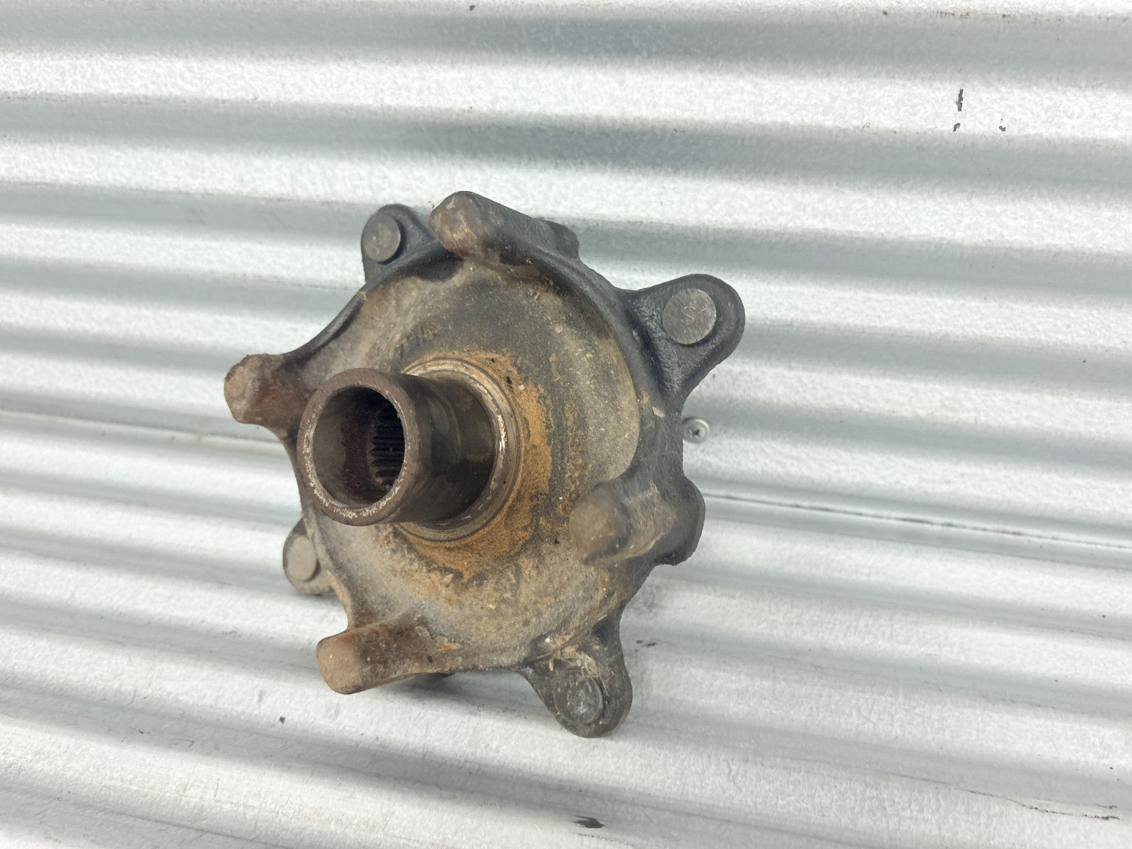 2002 Polaris Sportsman 700 Rear Left Wheel Hub OEM 5132520