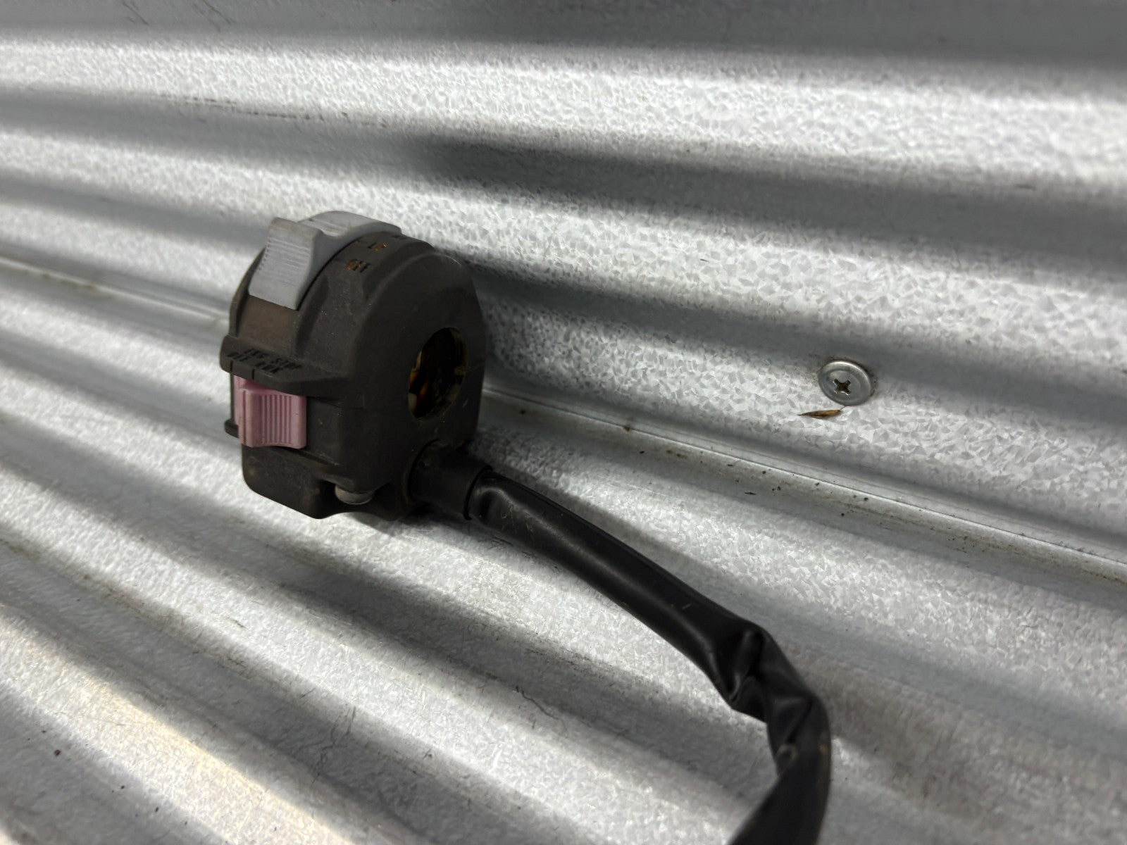 2000 Yamaha Blaster YFS200 Left Bar Switch OEM 2XJ-83975-09-00