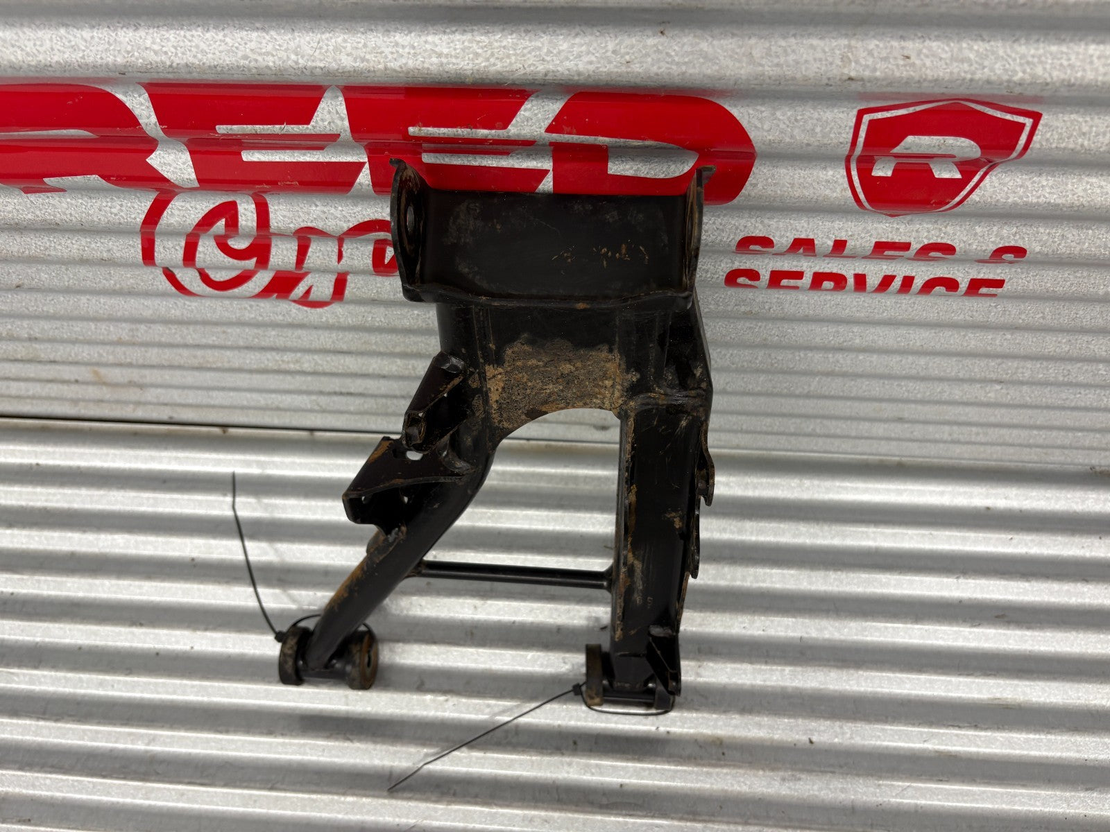 2013 Suzuki KingQuad 750 AXi A-Arm Right Rear Lower OEM 61510-31G21