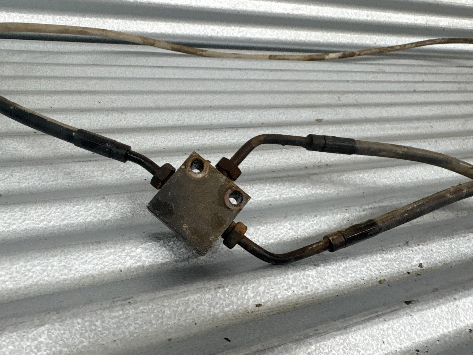 2013 Polaris Ranger XP 900 Rear Brakes Brake Lines Triple Tee OEM 1911737