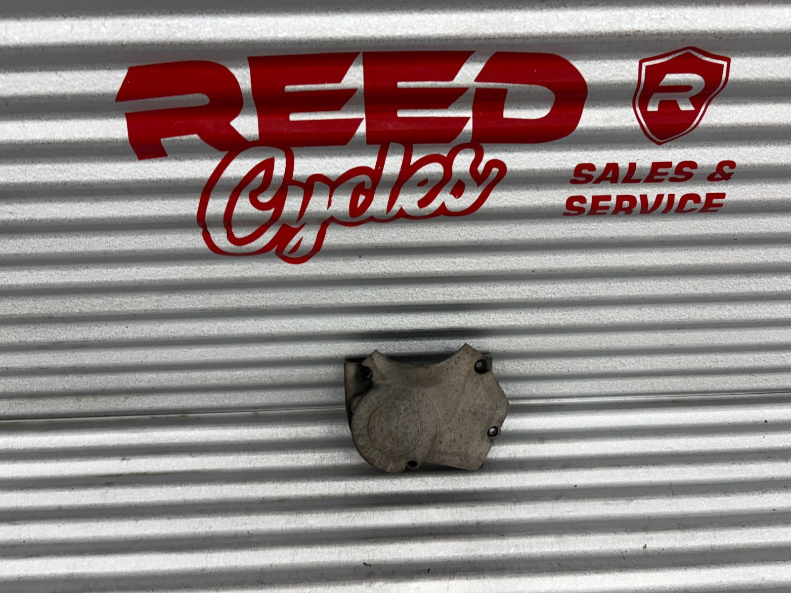 2000 Yamaha Blaster YFS200 Engine Oil Pump Cover OEM 37F-15416-00-00