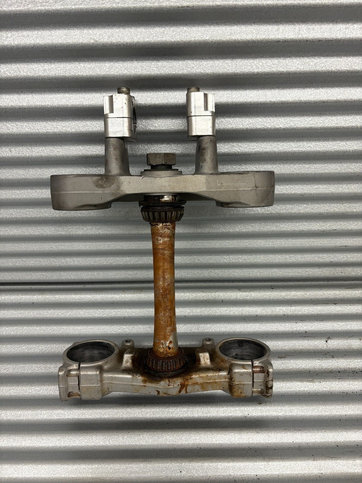 2004 Yamaha YZ250F Triple Tree Front Fork Clamp OEM 5XE-23435-00-00