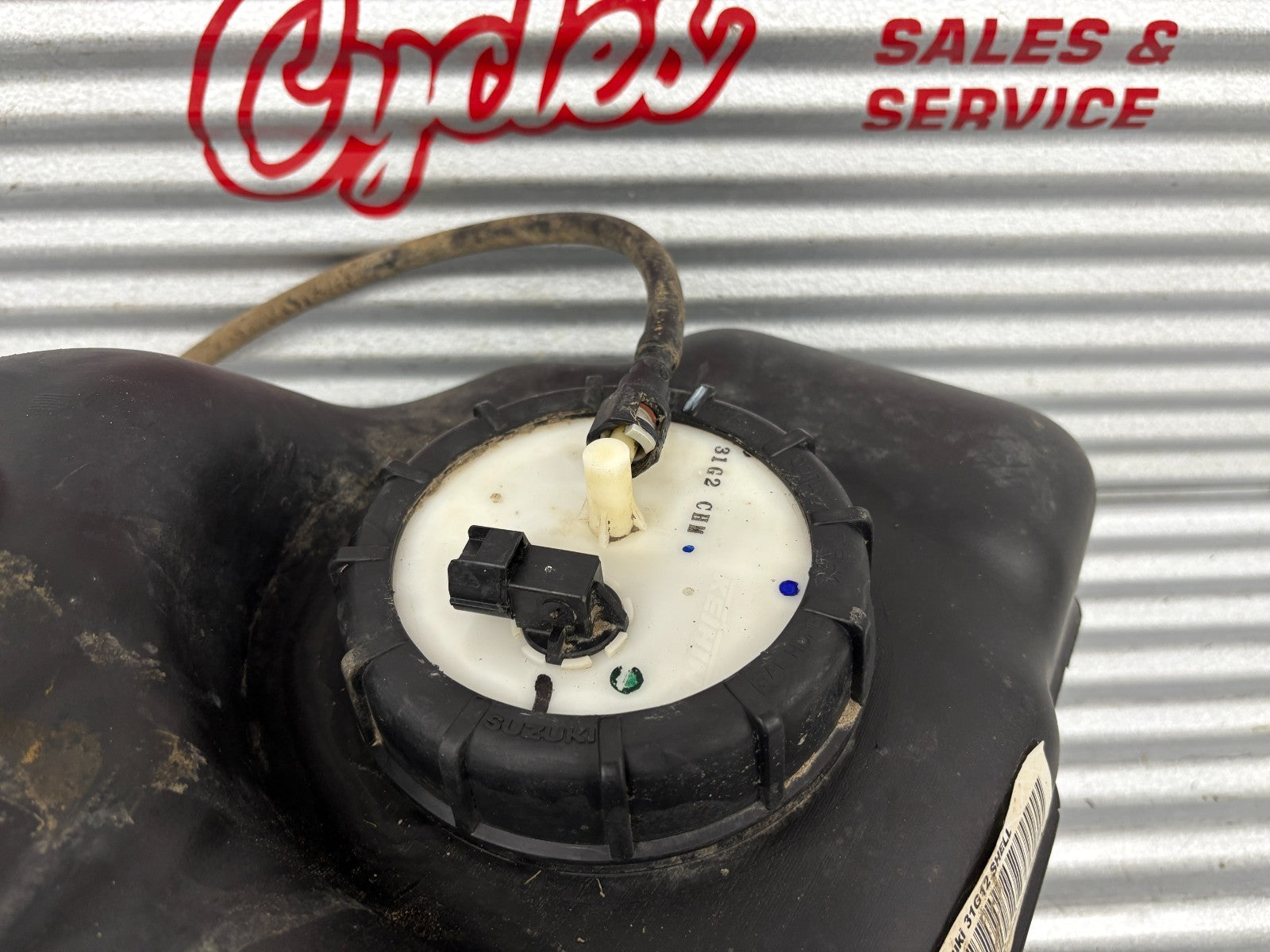 2013 Suzuki KingQuad 750 AXi Fuel Pump & Fuel Tank OEM 15100-31G21 / 44100-31G12